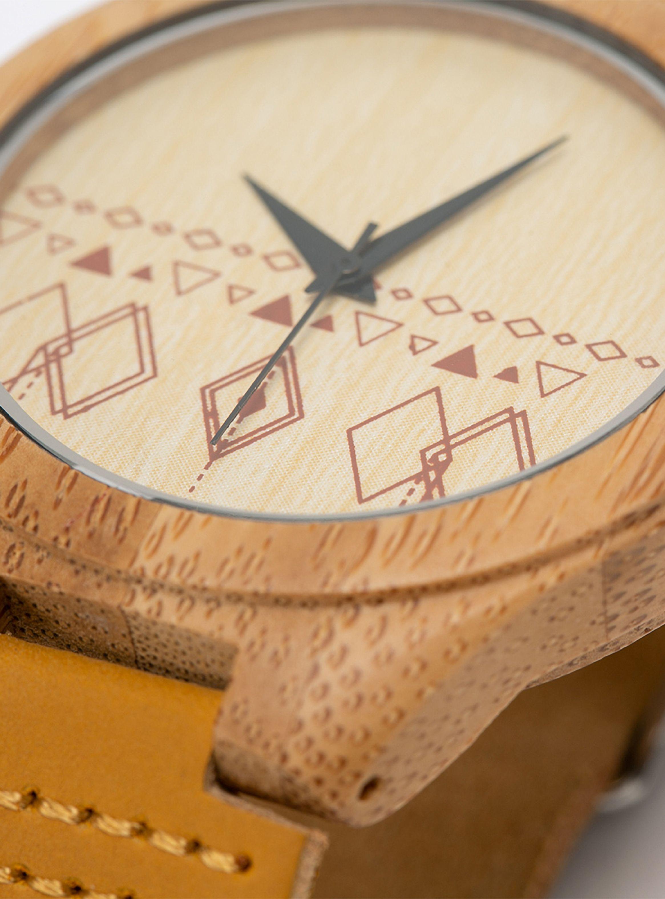 Reloj De Madera Cuero Beige Detalles Geométricos Rojos-3