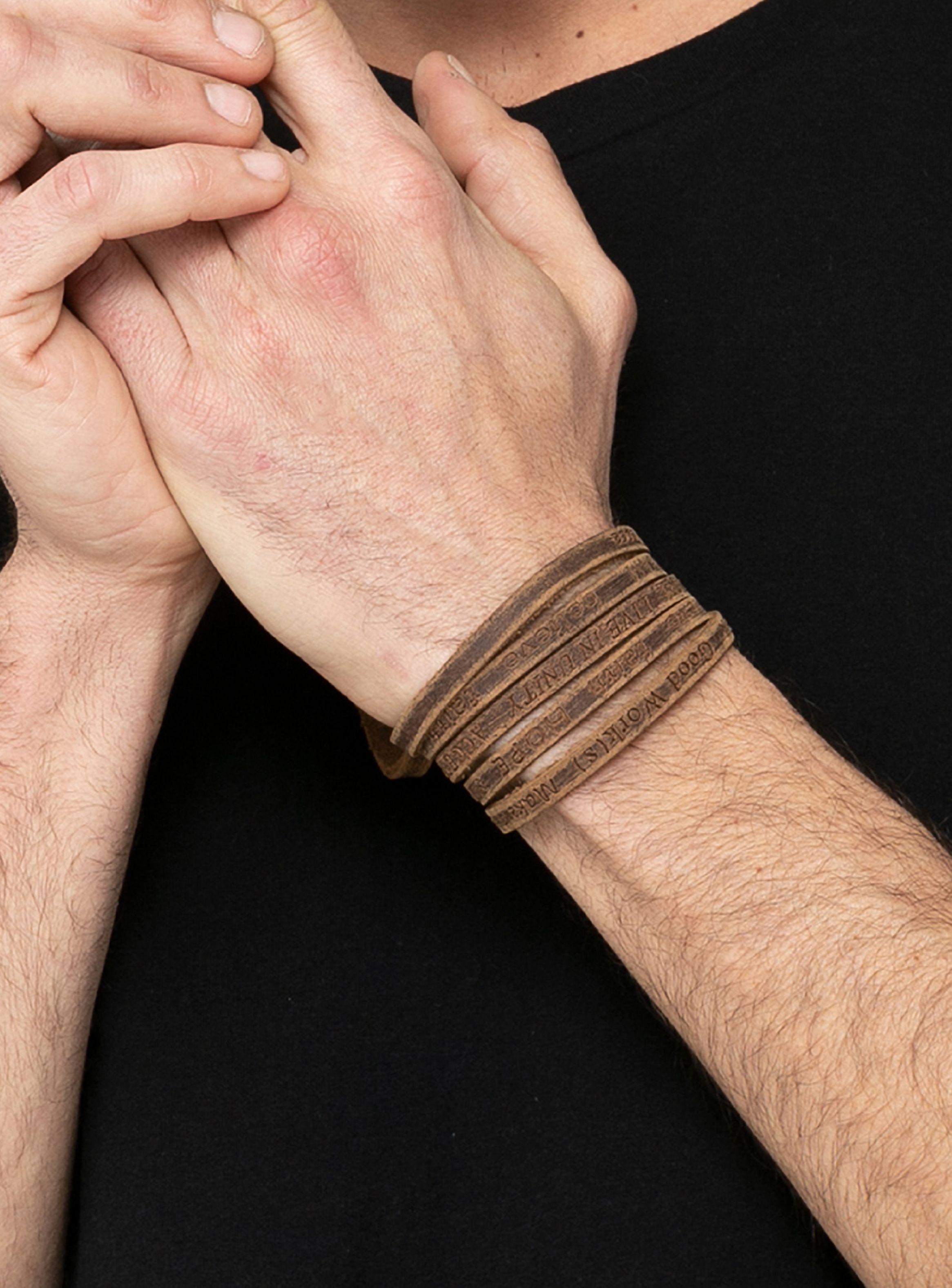 Pulsera Cuero Larga Café Grabada Broche Hombre-3