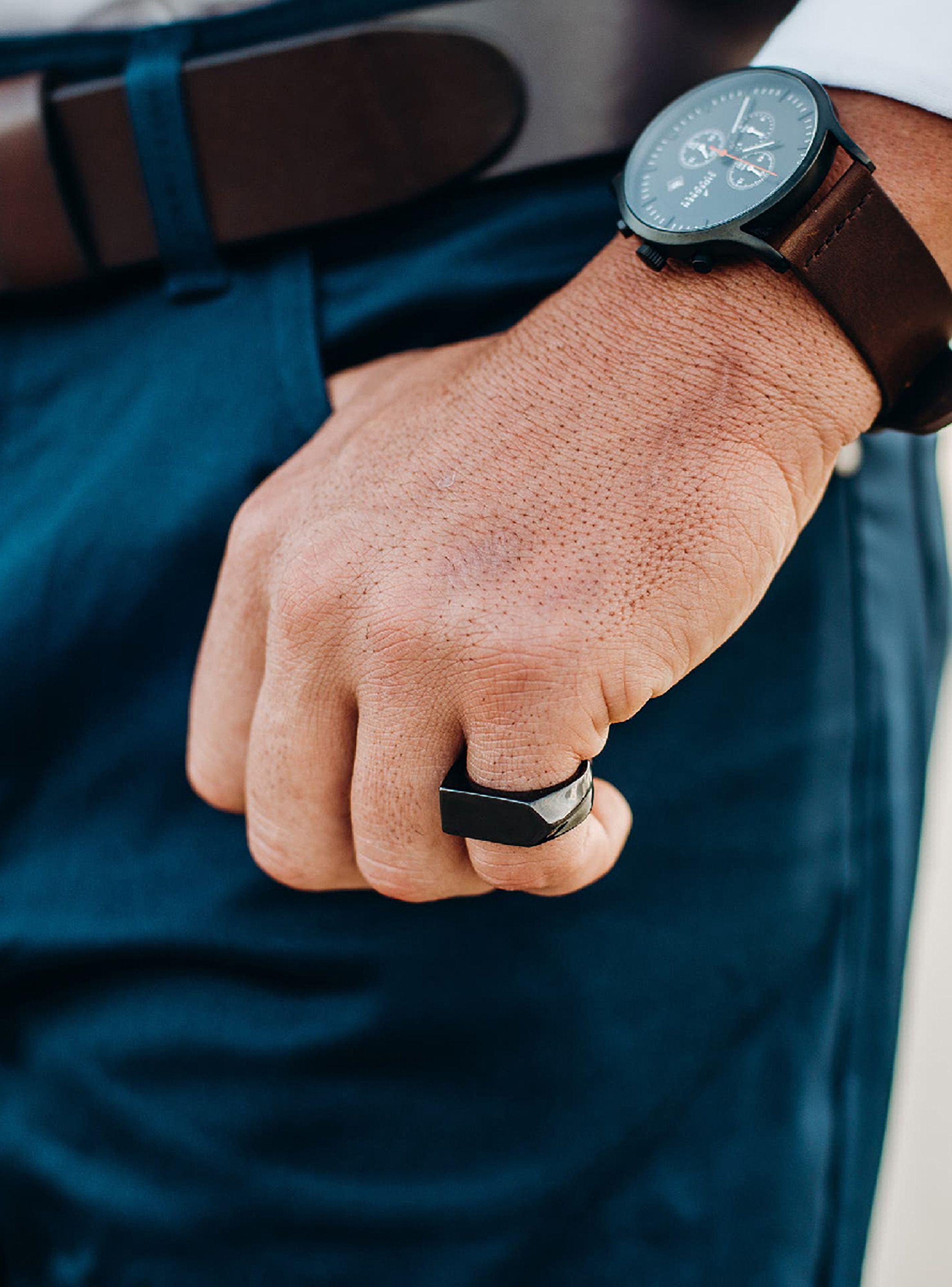 Anillo de Hombre Acero Negro Plano Sello Flecha Talla 11-3