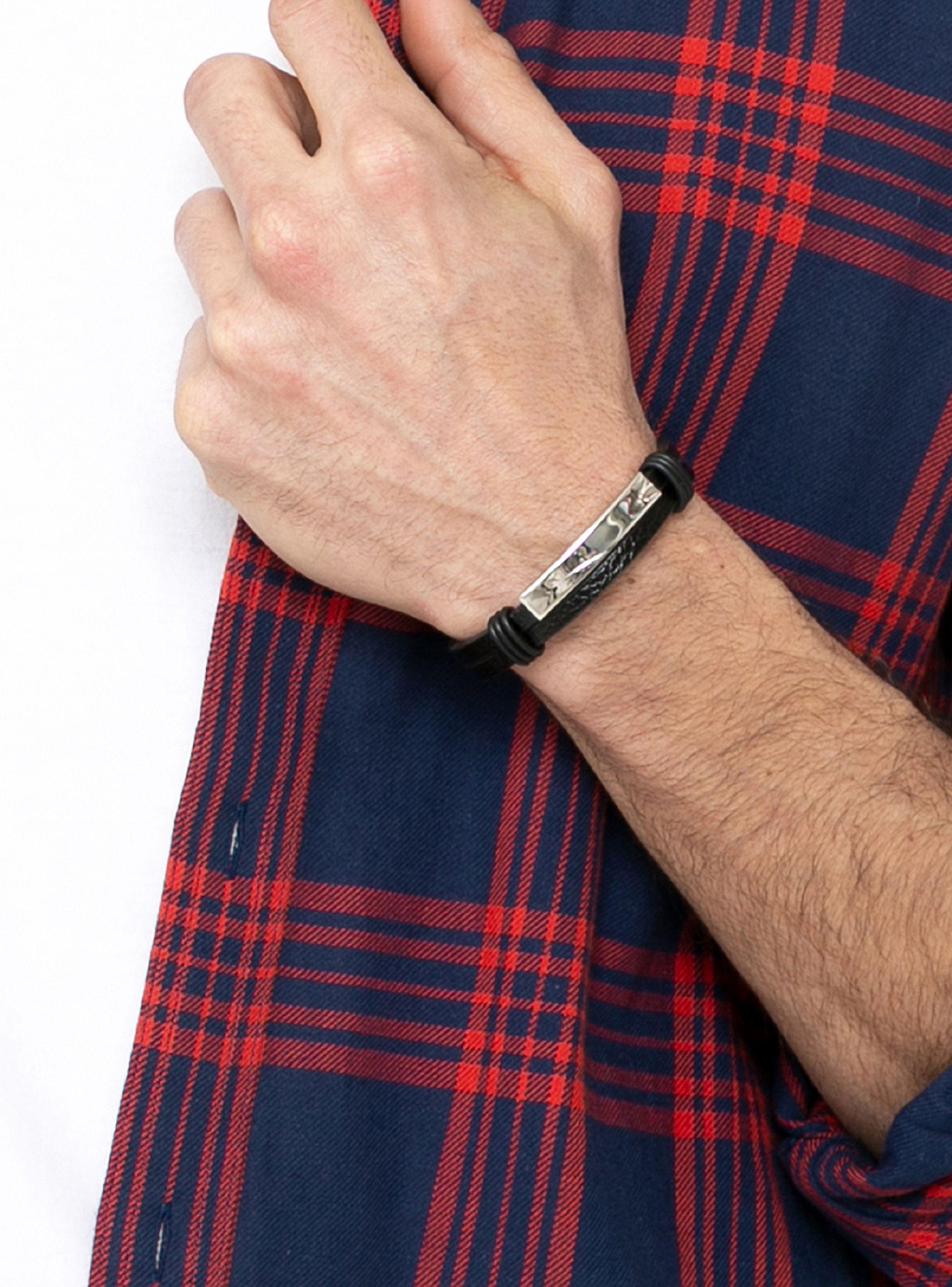 Pulsera Cuero Negro con Placa de Acero Plateada-5