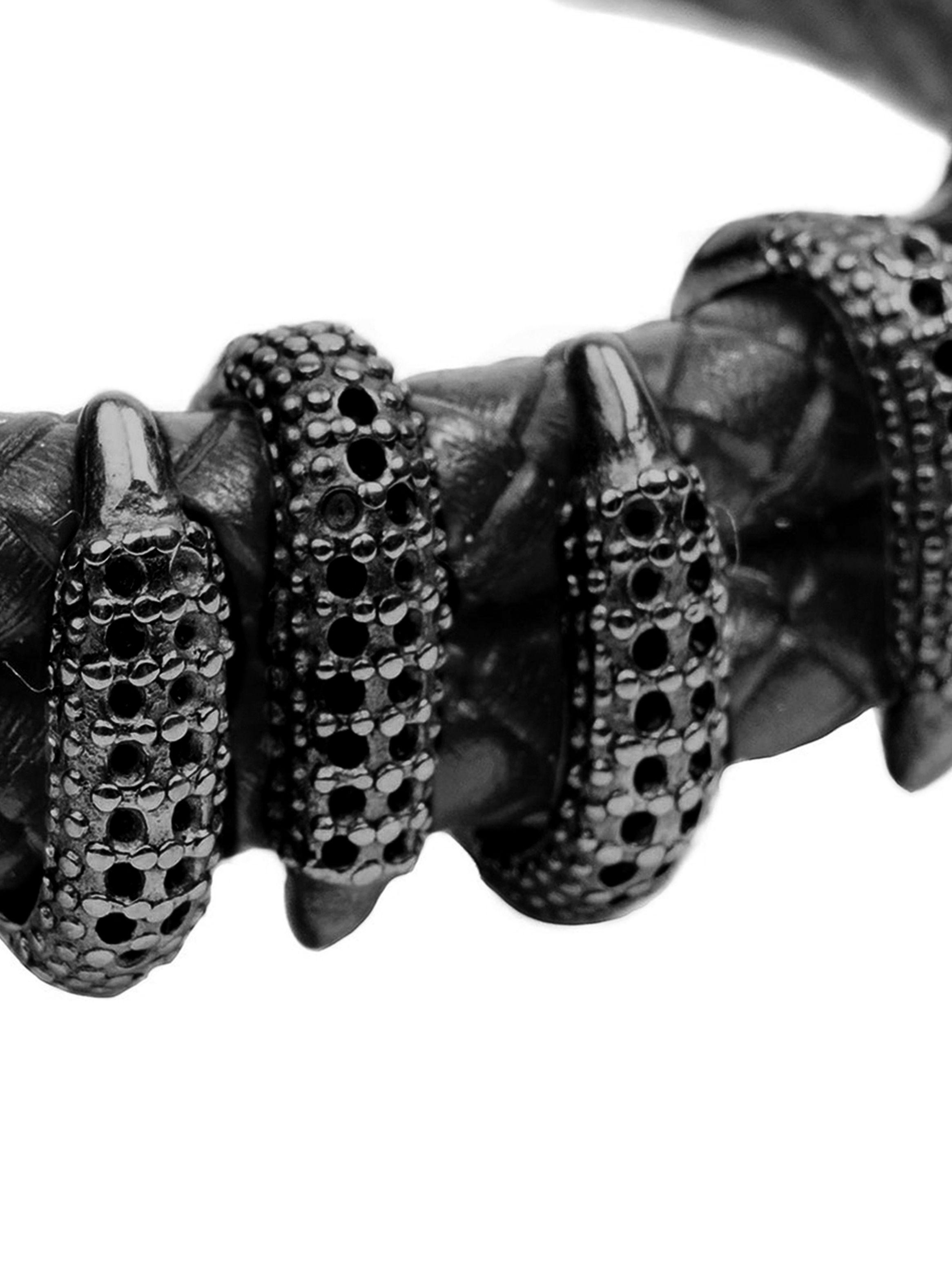 Pulsera de Cuero Negro con Dijes Garras de Dragón Pequeña-3