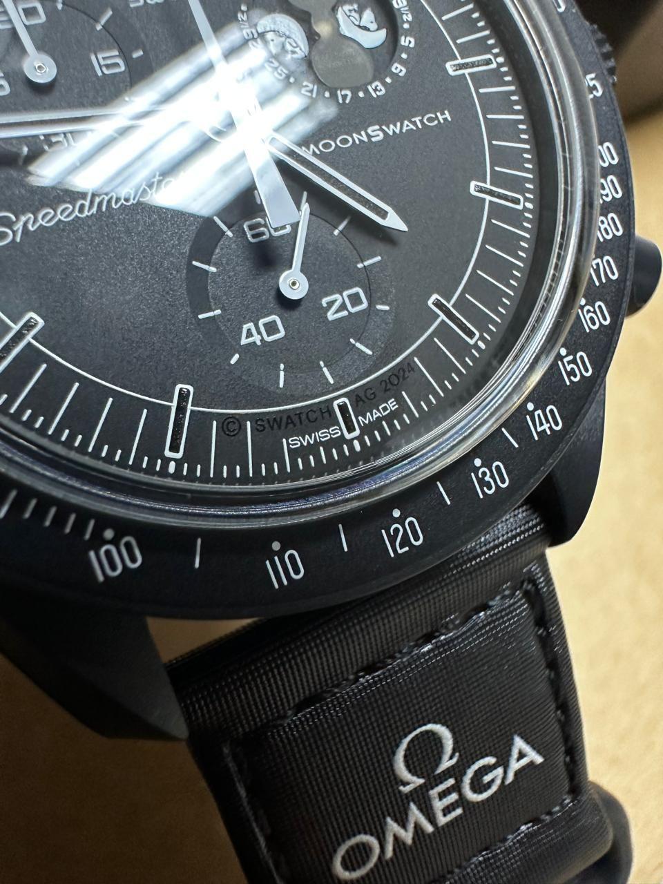 Reloj Omega Swatch Snoopy Moonswatch Mission Moonphase Black-4