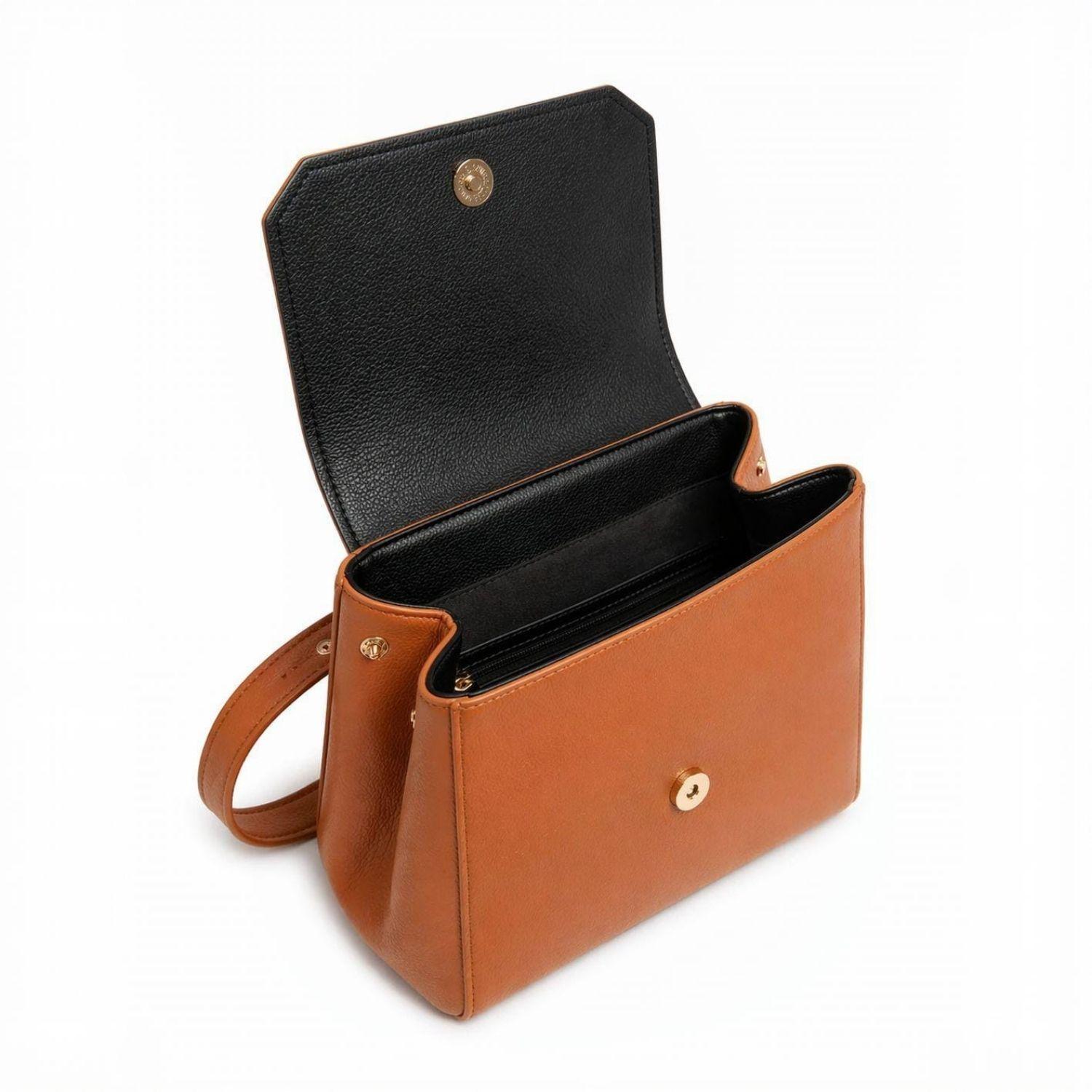MOCHILA URBANA CON SOLAPA CAFE CLARO-2
