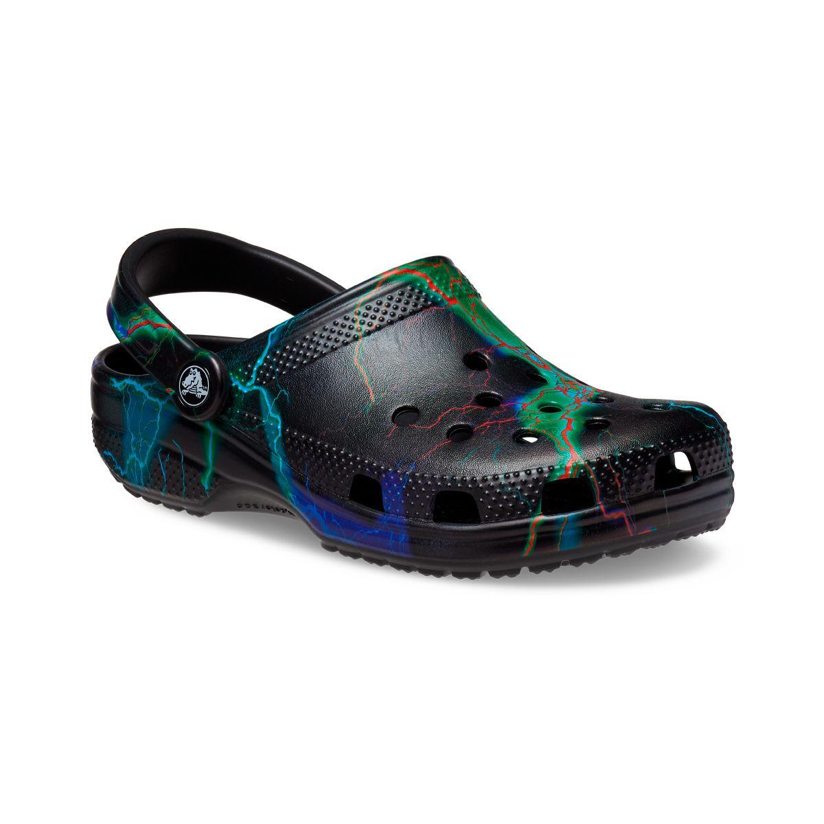 Zueco Crocs Classic Out of this World II Unisex Black-0