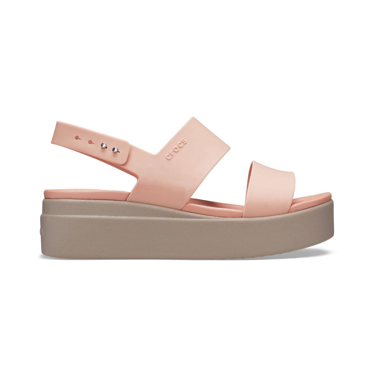 Sandalia Crocs Brooklyn Low Wedge W Mujer Pale Blush-1