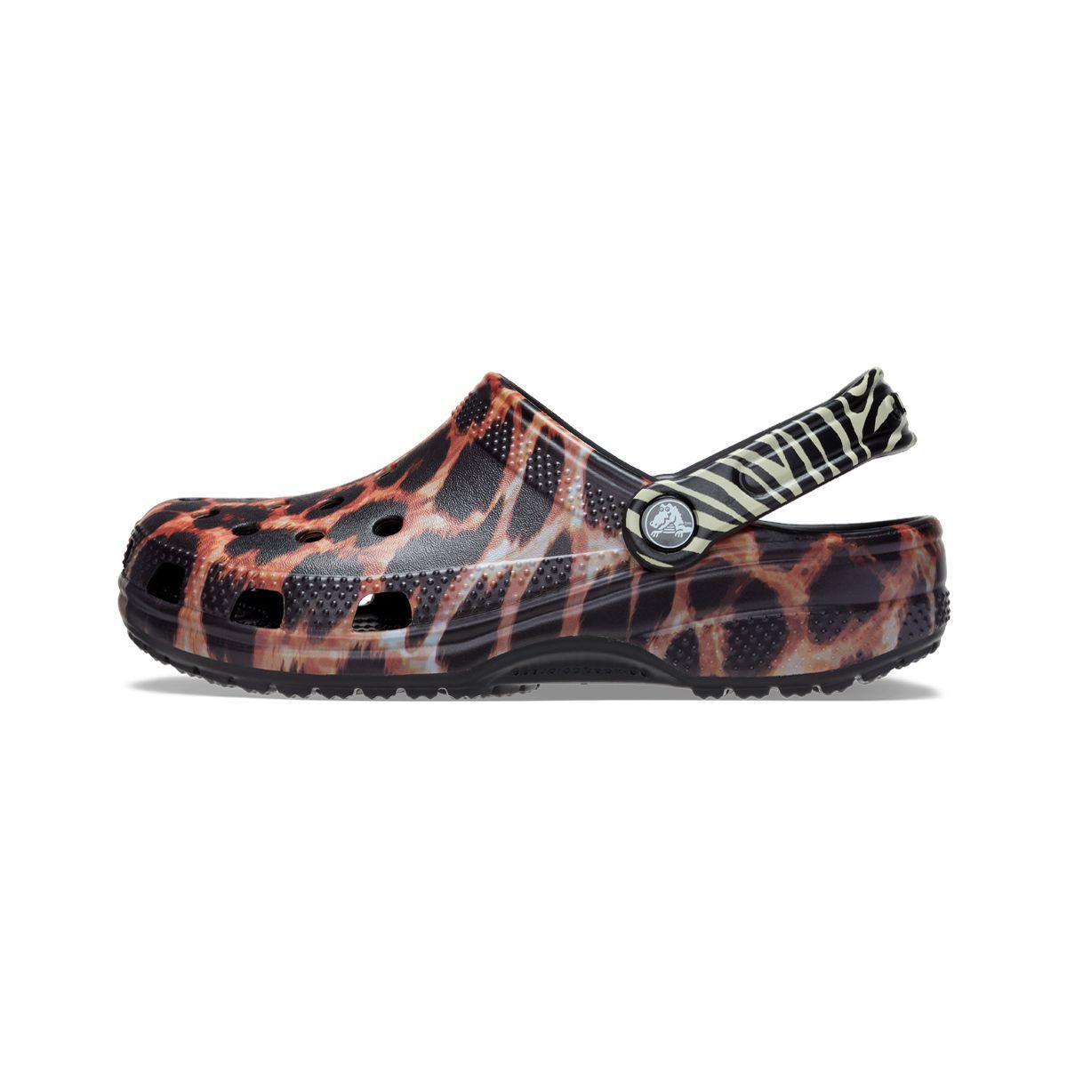 Zueco Crocs Classic Animal Remix Unisex Black/Multi-2