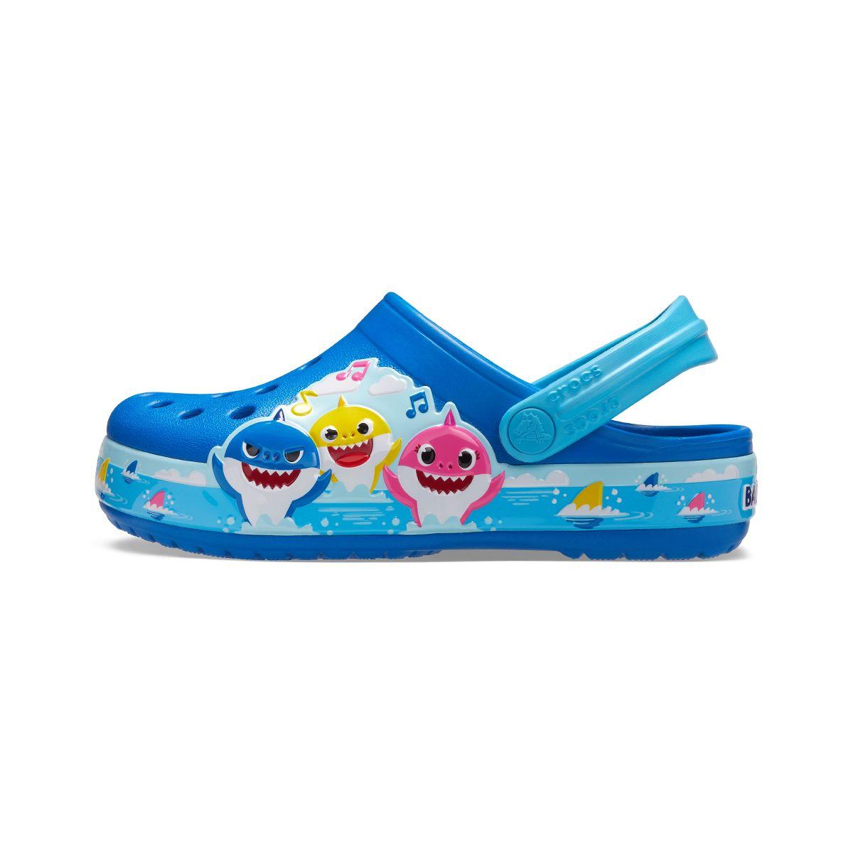 Zueco Crocs Fun Lab Baby Shark Band Niño Bright Cobalt-2