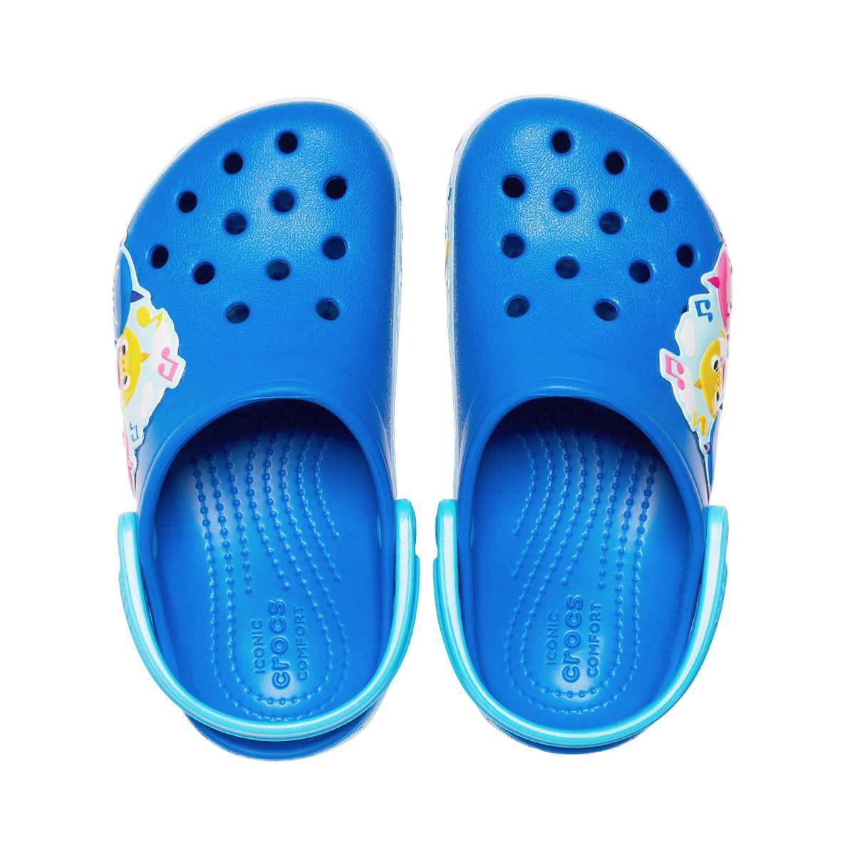 Zueco Crocs Fun Lab Baby Shark Band Niño Bright Cobalt-5