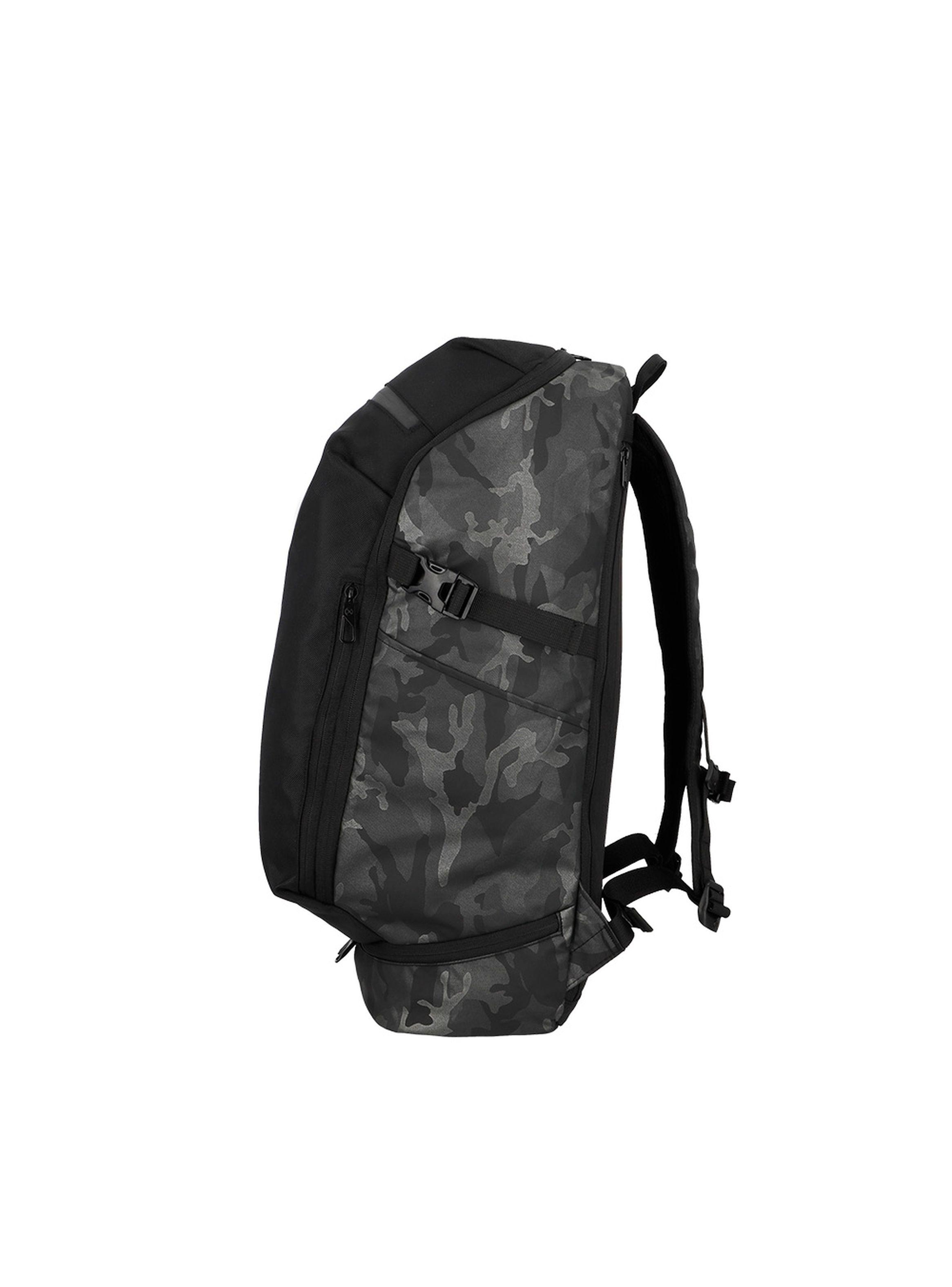 Mochila Deportiva Xtrem Quator 2.0 3XT Negro/Militar L-4