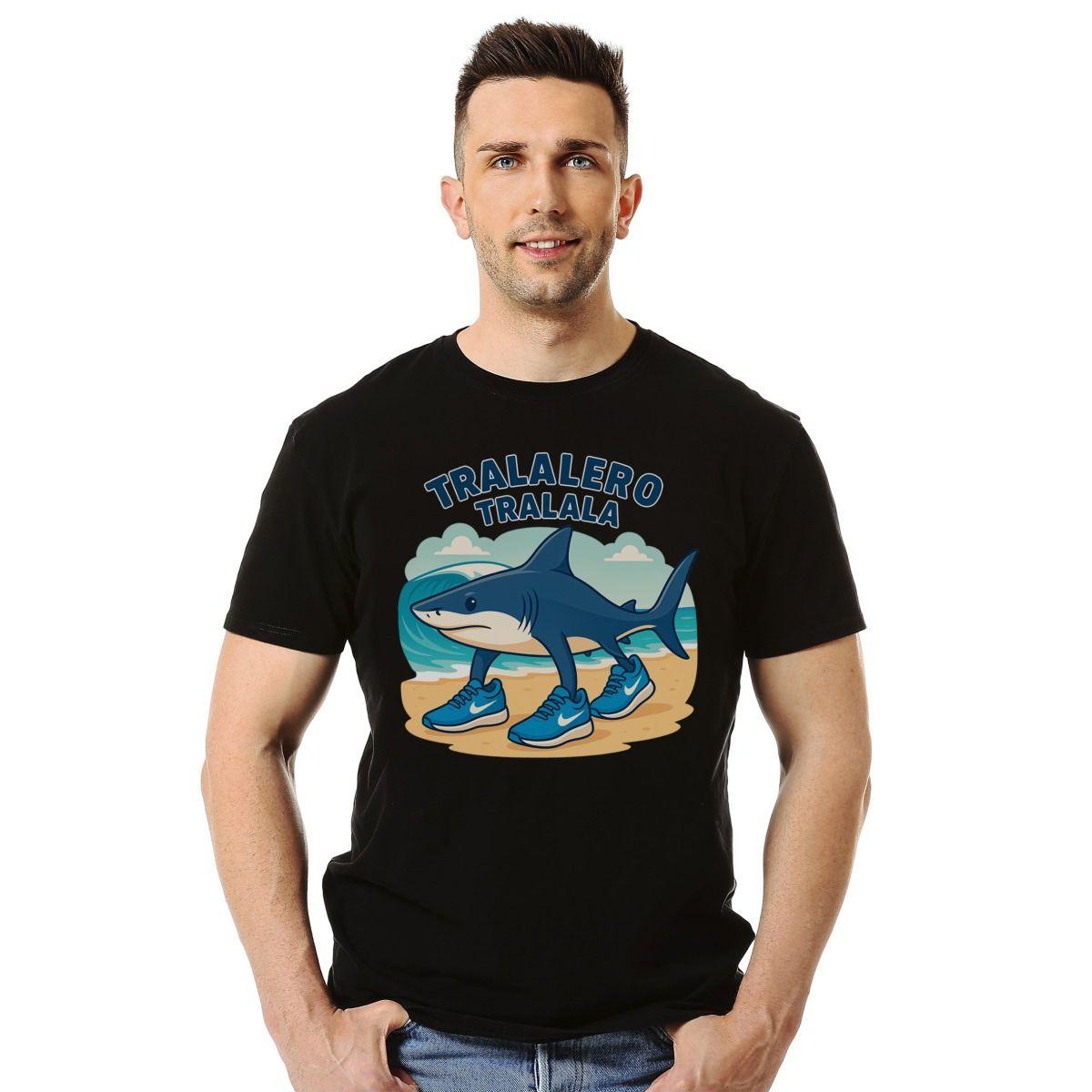 BRAINROT ITALIANO TRALALERO TRALALA POSTER MEME POLERA MANGA CORTA HOMBRE-2