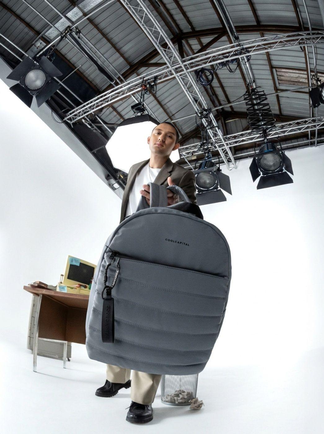 Mochila Cool Capital SORA 15 Gris-5