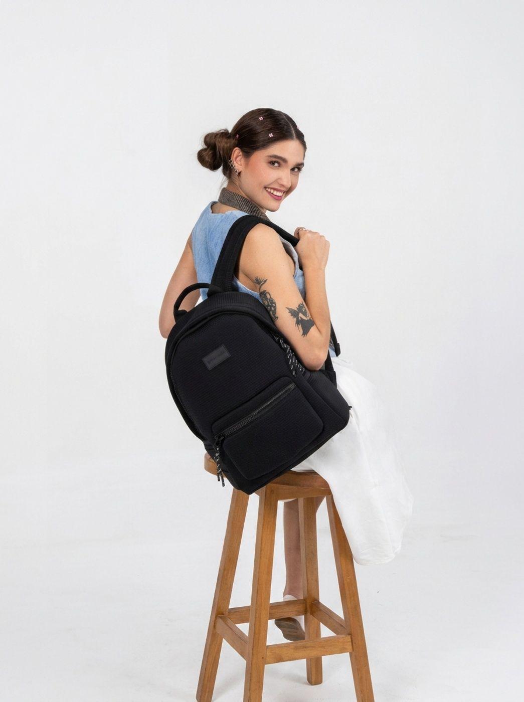 Mochila Cool Capital NARA 14 Negra Urbana Uso Diario-3