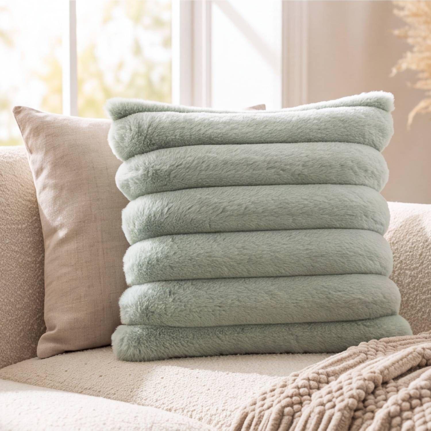 Set 2 Fundas de Cojín Sherpa Suave por Capas Celeste 45x45 cm Colección Hygge Menta-0