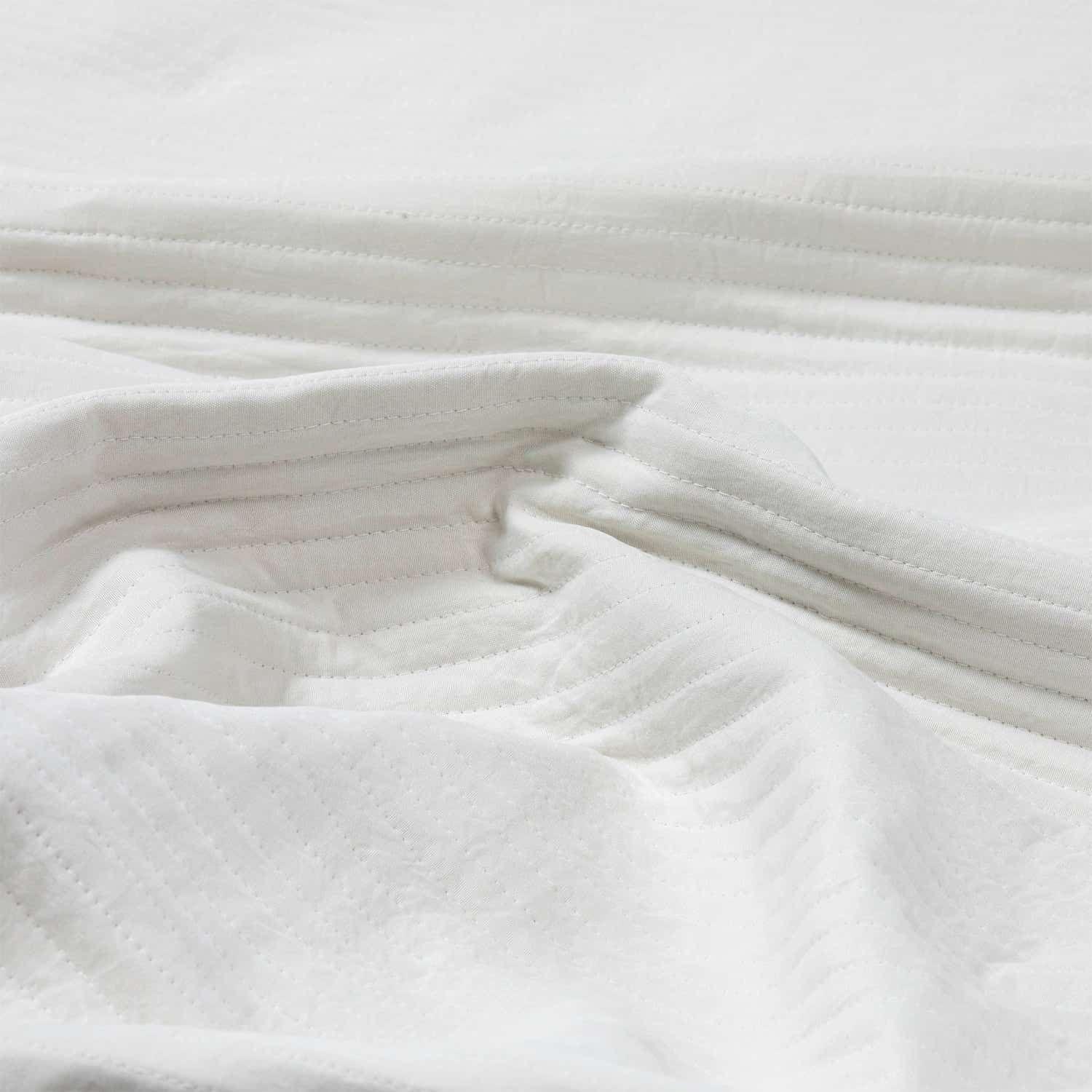 Cubrecama Bordado Premium Prewash Lineas-6