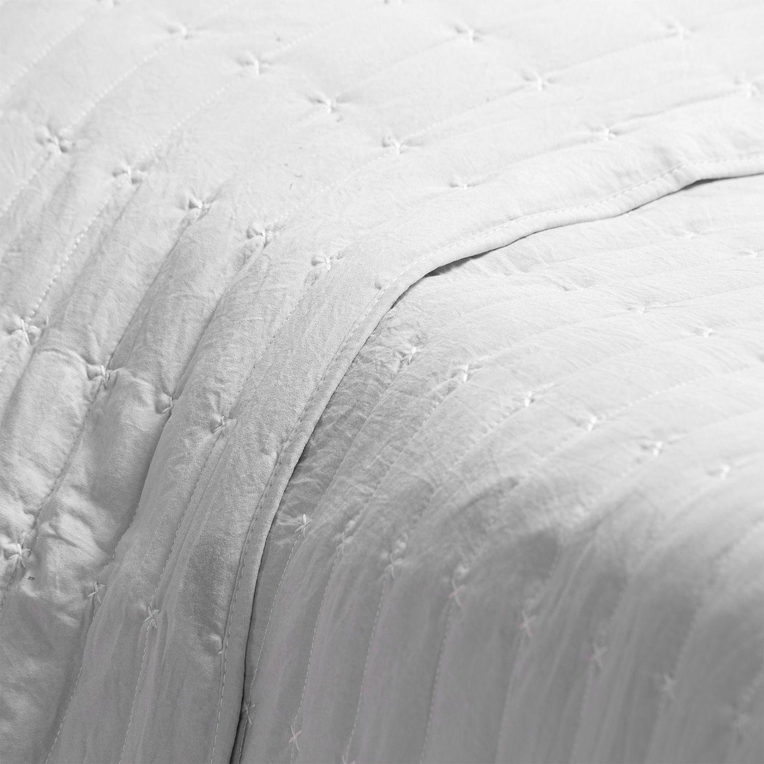 CUBRECAMA BORDADO PREWASH KING BLANCO H-2