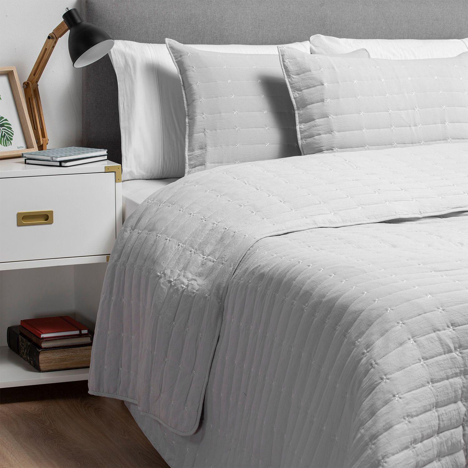 CUBRECAMA BORDADO PREWASH KING BLANCO H-3
