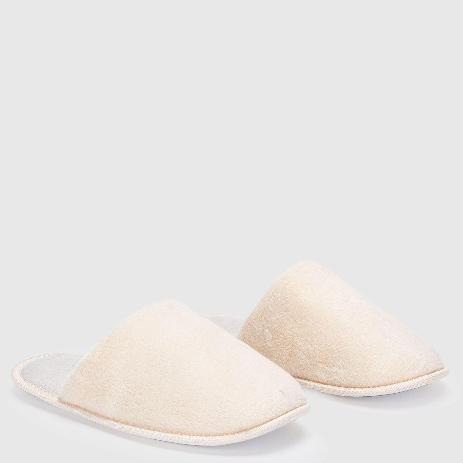BATA Y PANTUFLAS BLANCA L/X-3