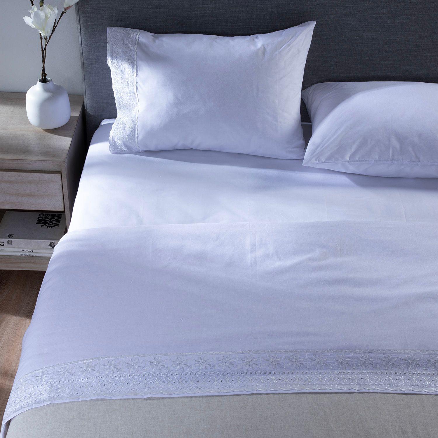 JUEGO DE SABANA BRODERI BLANCA SUPER KING-1