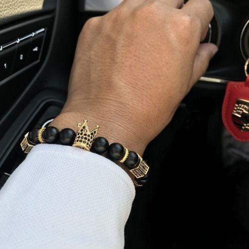 Pulsera De Hombre Caballero Corona Dorada Piedra Onix Mate-1