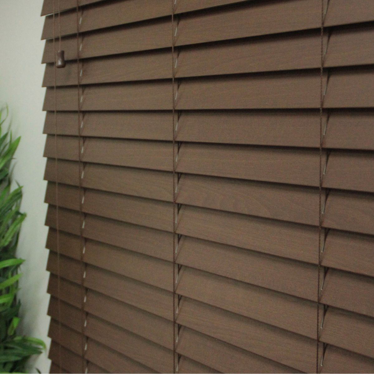 Persiana Imitación Madera 50 MM 150X165 Cm Nogal Texturado-2