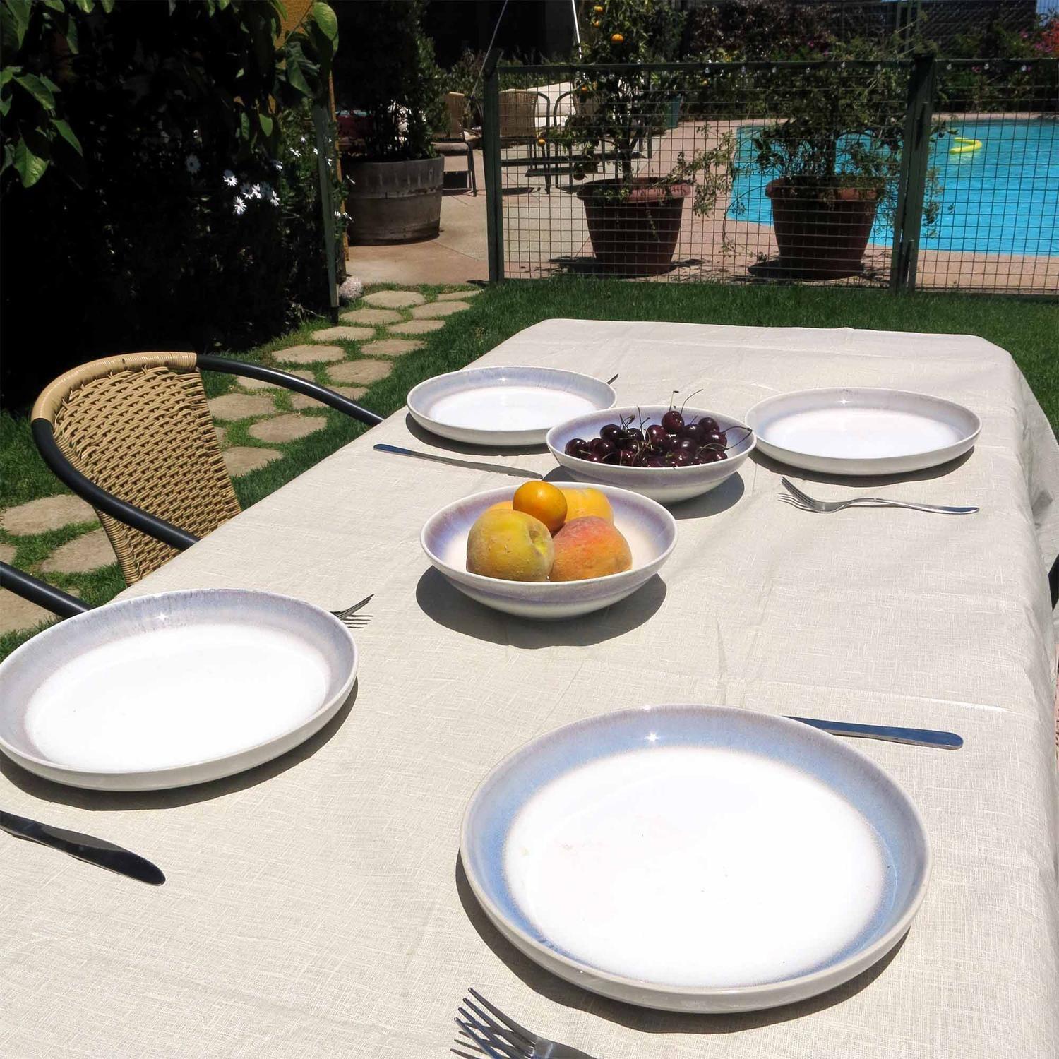 Juego de loza Blanca 16 pzs cerámica y Mantel PEVA Beige 160x220-3