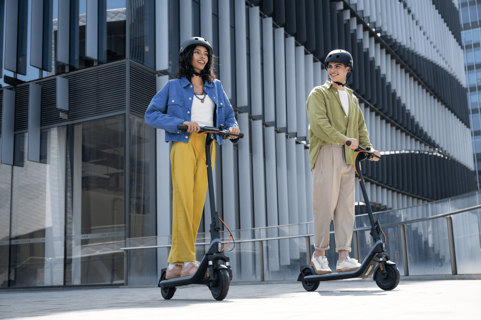 Scooter Eléctrico Segway E2 Plus II - 25 km/h Vel. Máx y 25 km Aut. Máx - Negro-4