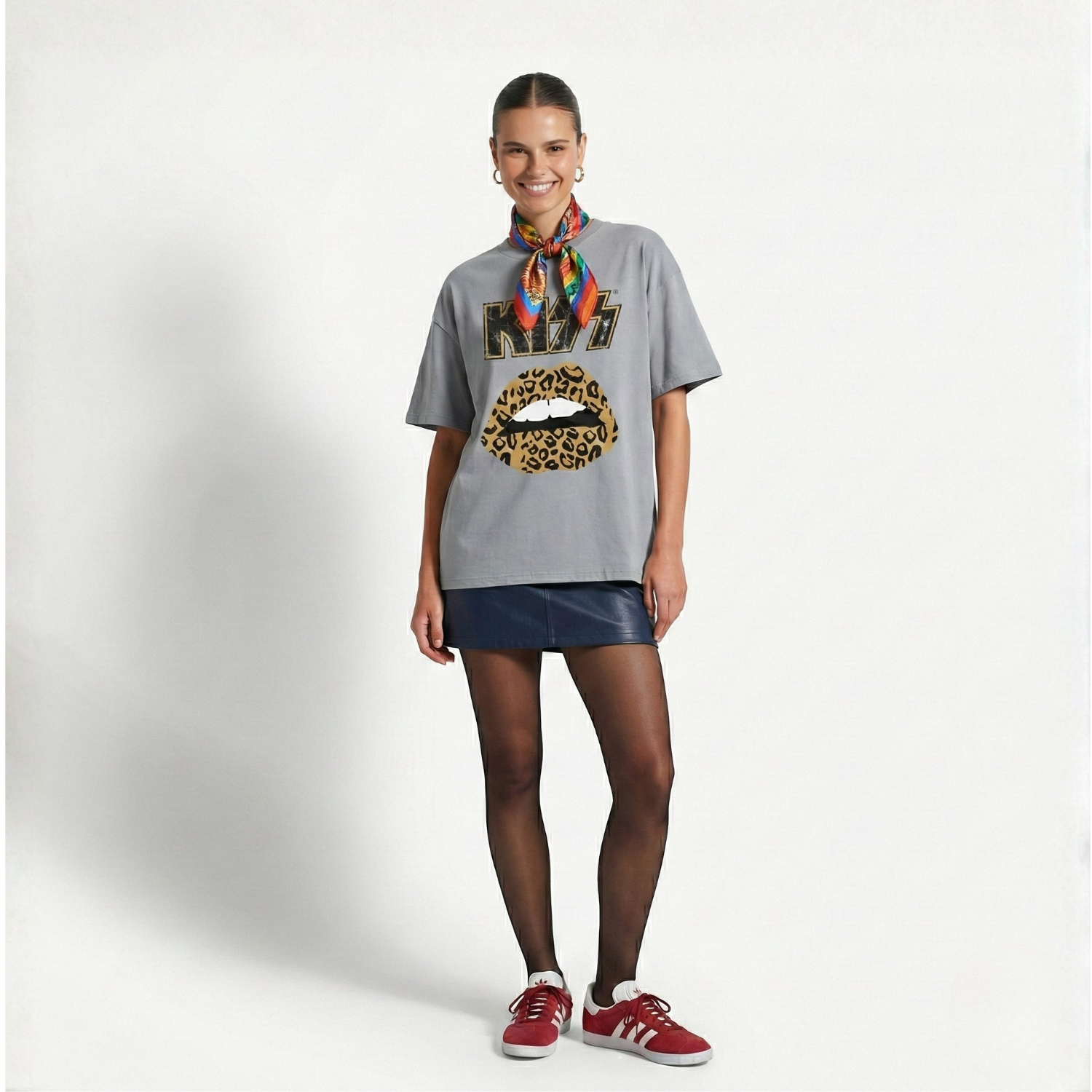 Polera Manga Corta Lips Gris Kiss-0