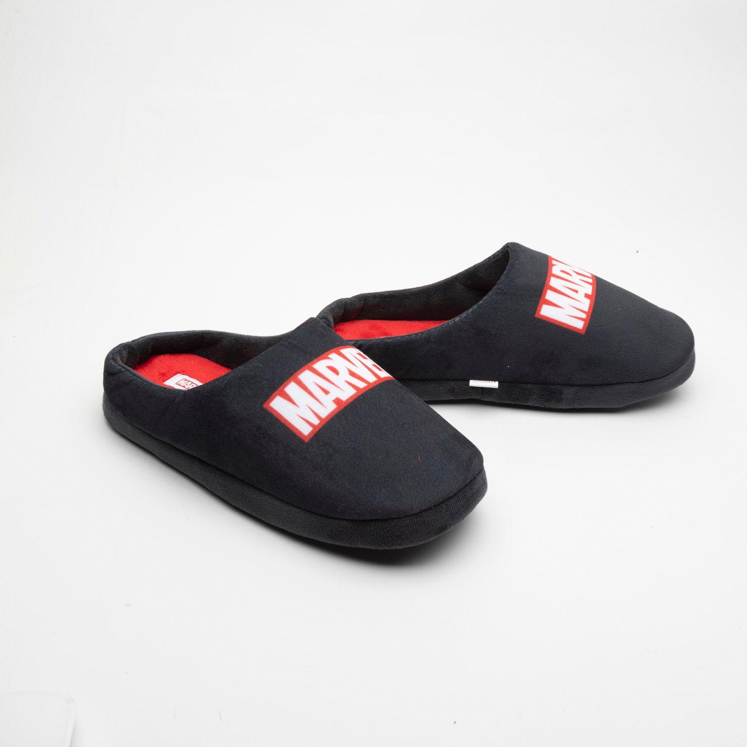 Pantufla Hombre Logo Negro Marvel-0