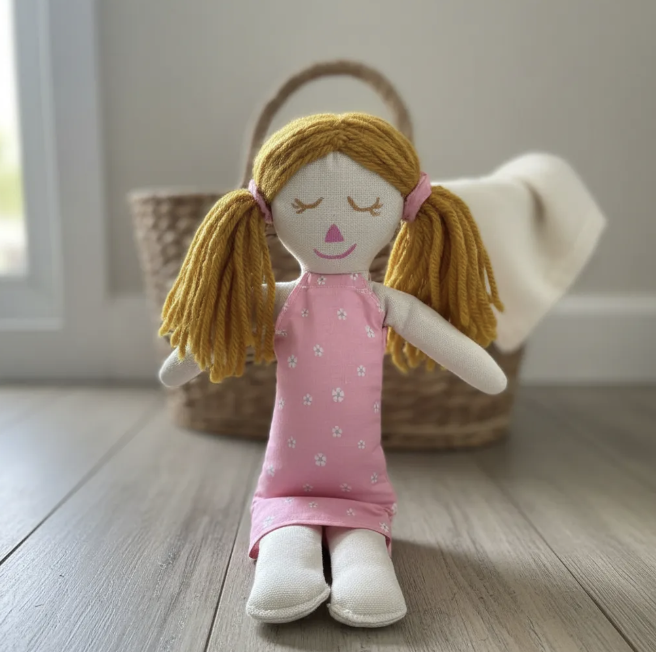 Mi primera muñeca llamada Celeste Waldorf & Montessori 32cm Lona relleno antialérgico pintada a mano-6