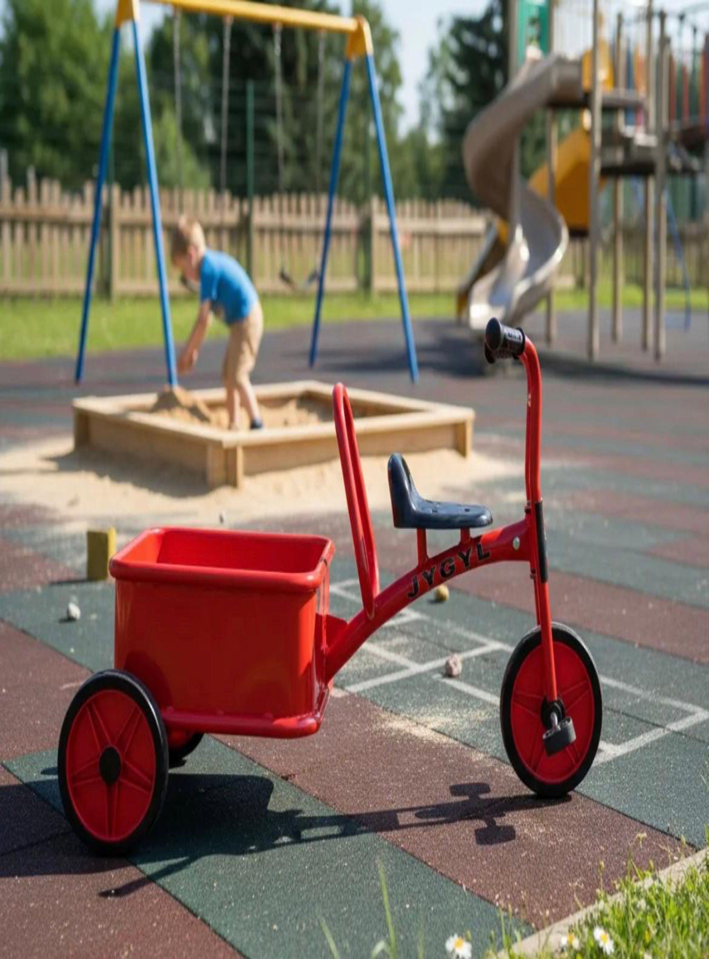 Triciclo con carro para juguetes-2