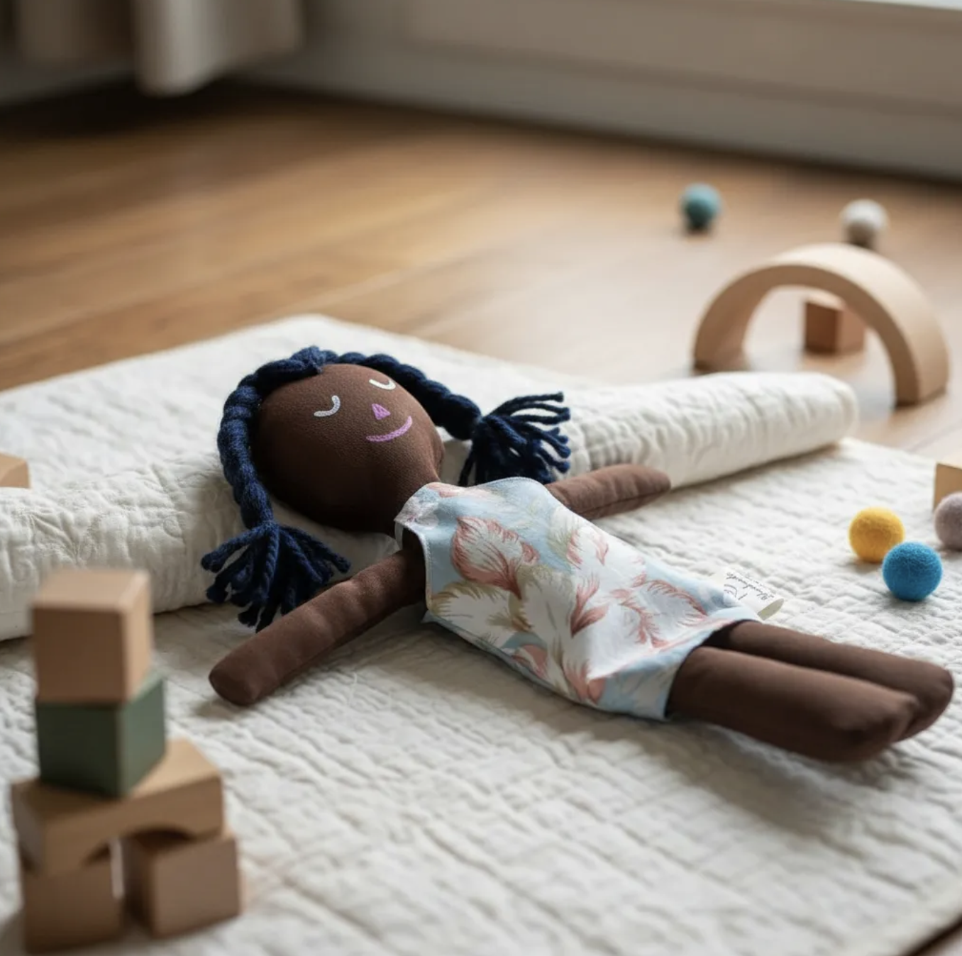 Muñeca de Trapo Mónica una morena de juego Waldorf & Montessori promueve la Inclusión Educativa-2