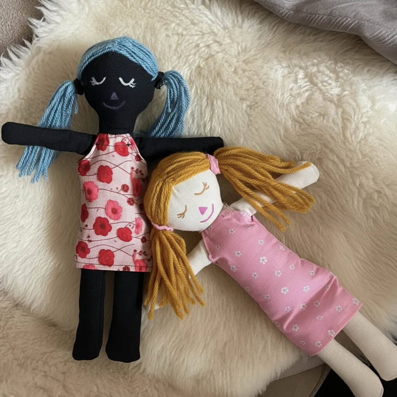 Mis primeras muñecas María & Celeste Waldorf y Montessori 32 cm Inclusión Educativa-5