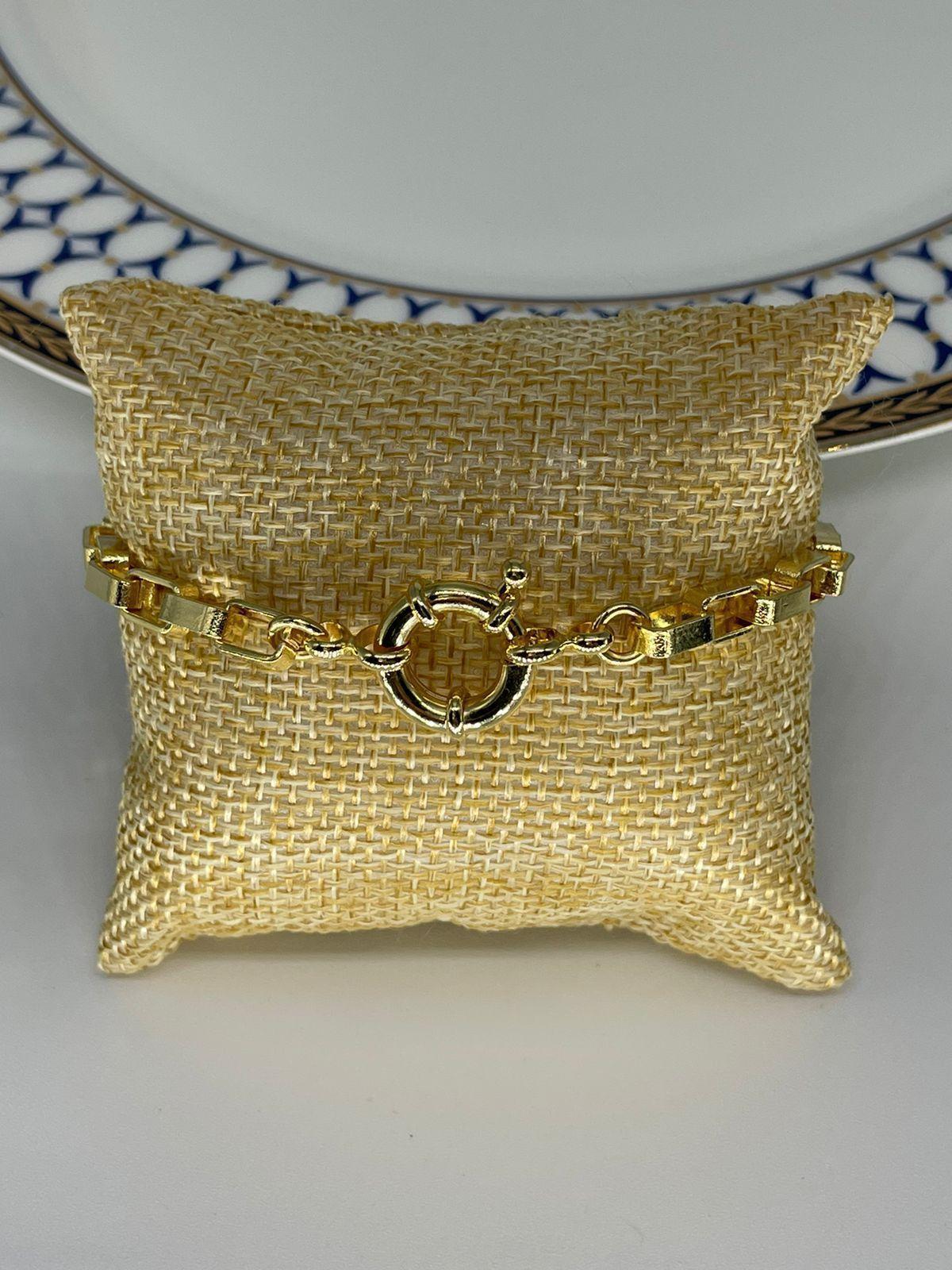 Pulsera cadenetas y timón enchapada en oro de 18k-2