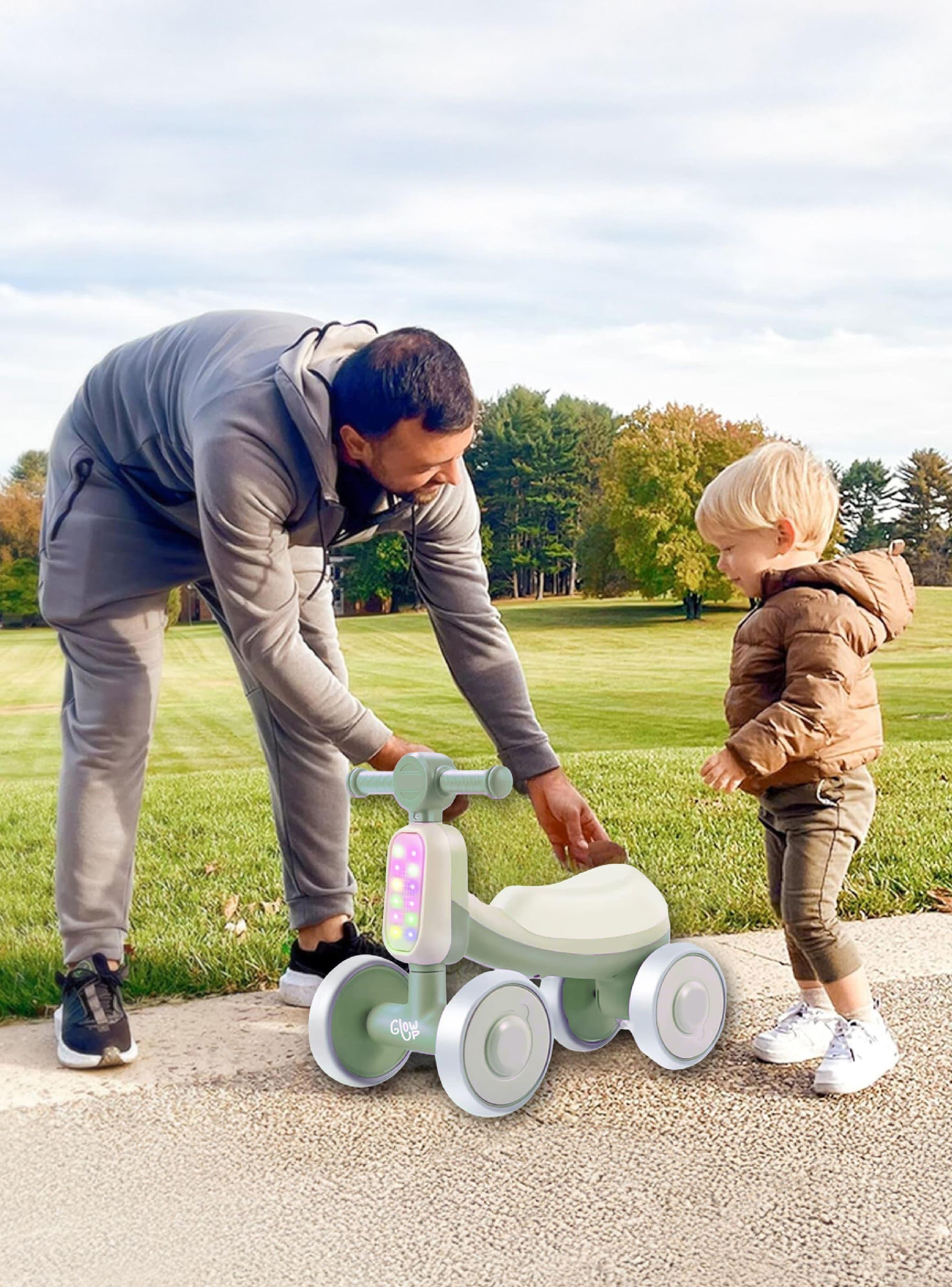 Triciclo Infantil con Luz y Sonido Bambi Verde GlowUp-4