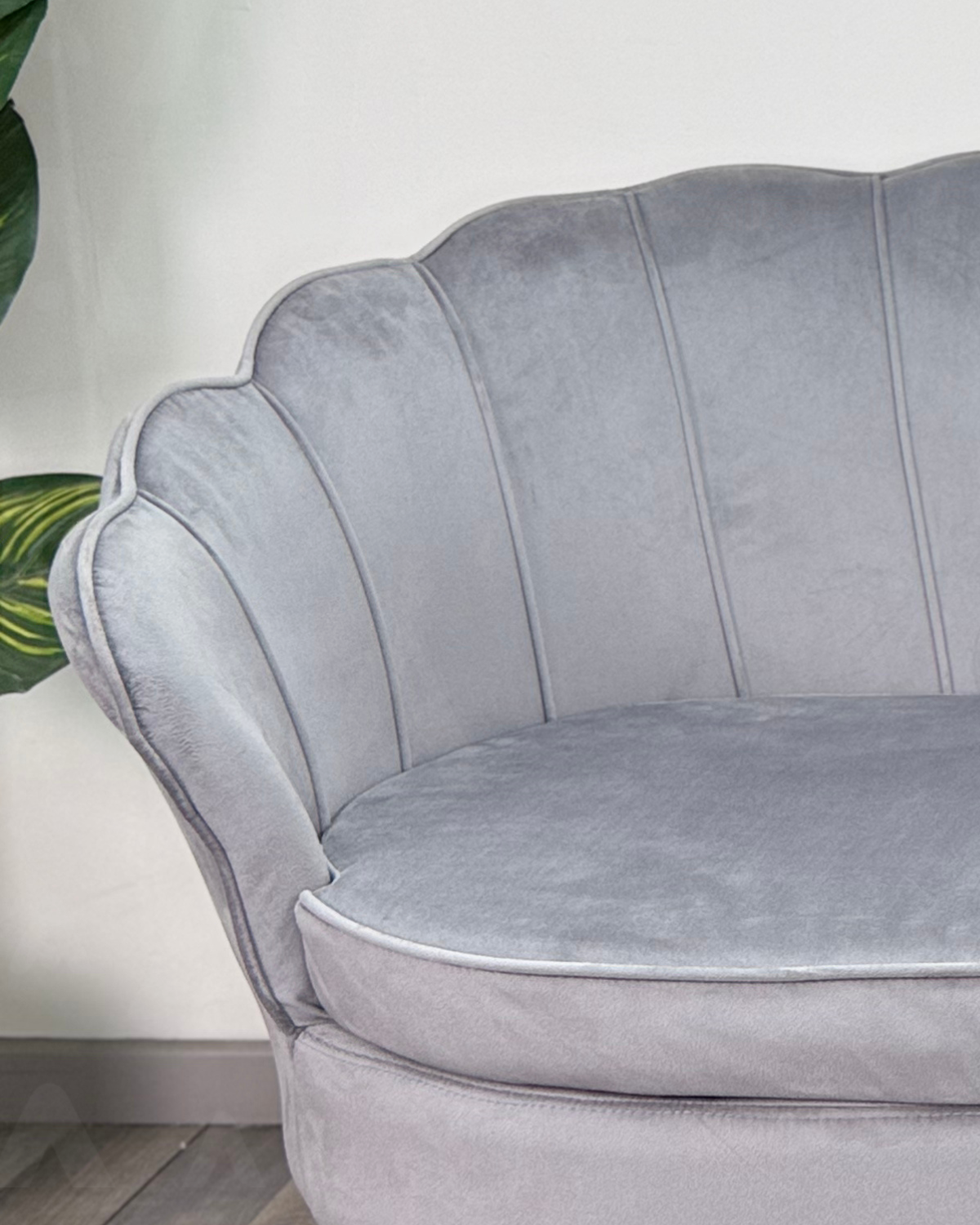 SOFA SHELL DE TERCIOPELO 3 CUERPOS BASE DORADA-3