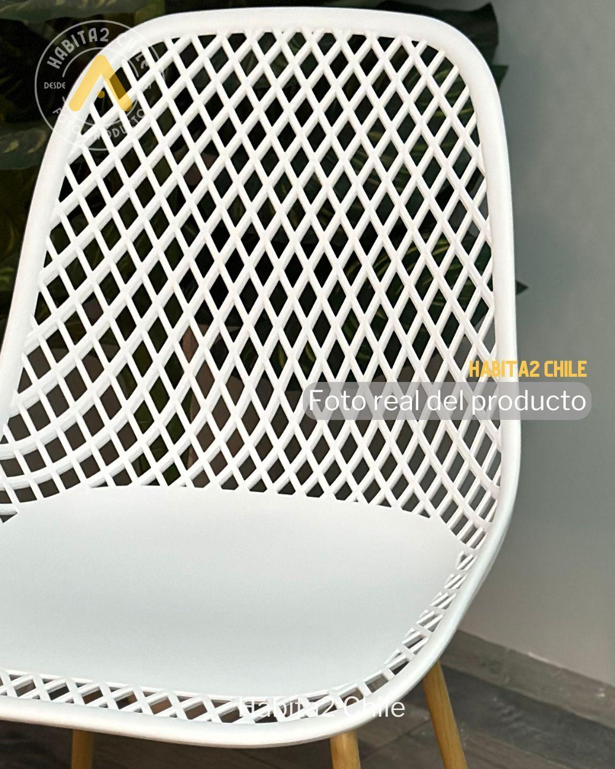 PACK 4 SILLAS PARA COMEDOR O TERRAZA CON ASIENTO PANAL POLIPROPILENO Y PATAS SIMIL MADERA-3