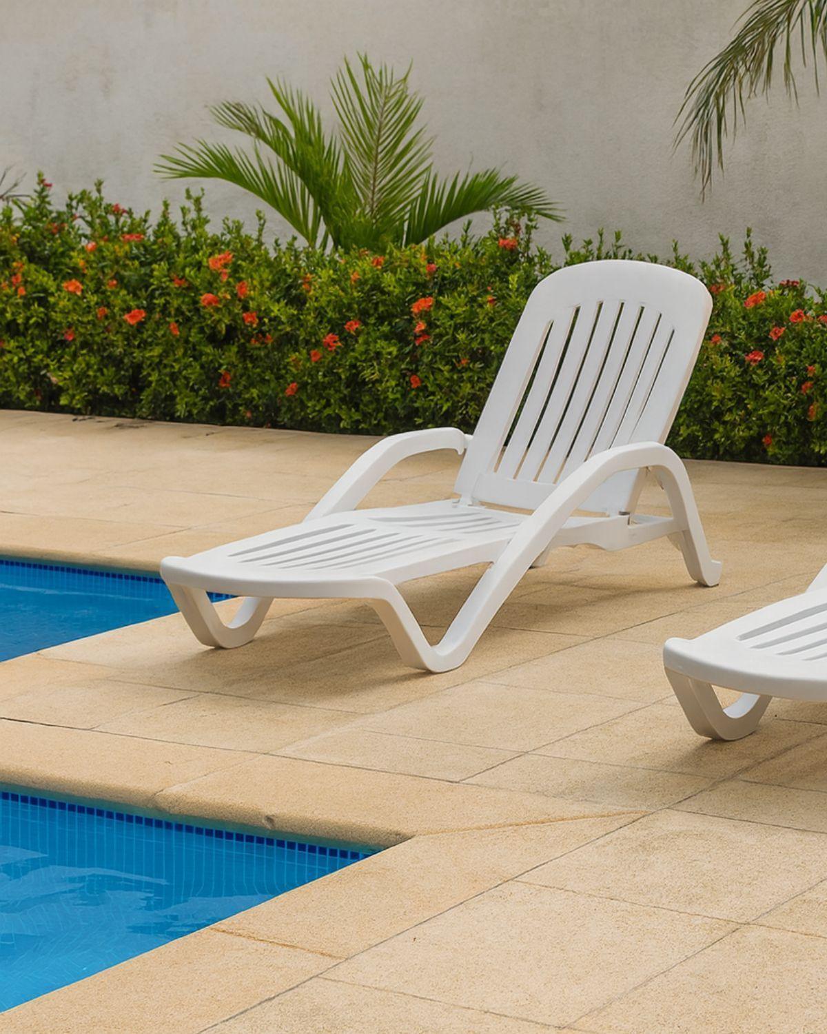 REPOSERA SILLA BLANCA SUMMER - PLASTICA RECLINABLE-3