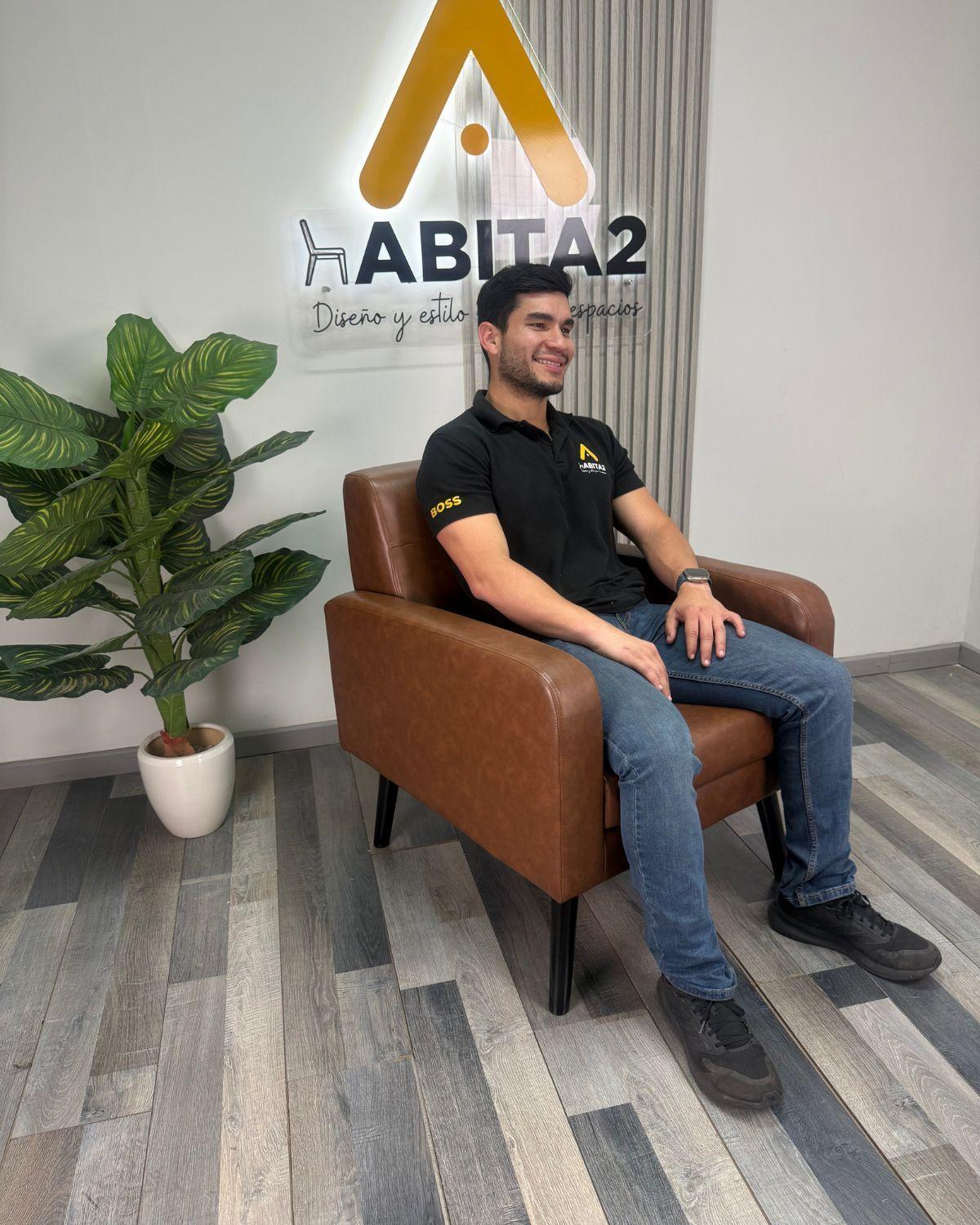 SILLON DANIELS TAPIZADO EN CUERO SINTETICO-5