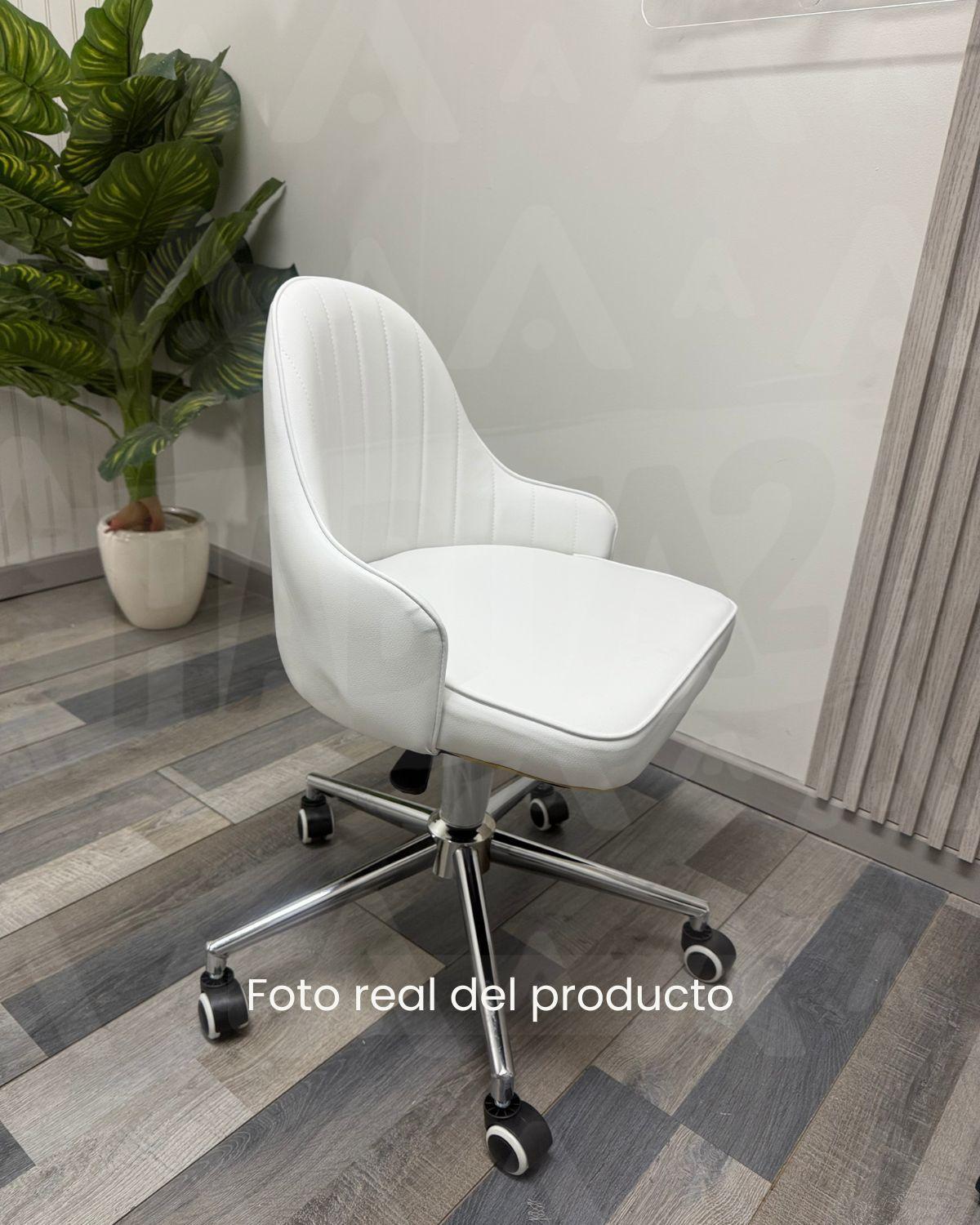 SILLA DE ESCRITORIO PERCY BLACK GIRATORIA CUERO SINTETICO - BASE PLATEADA-3