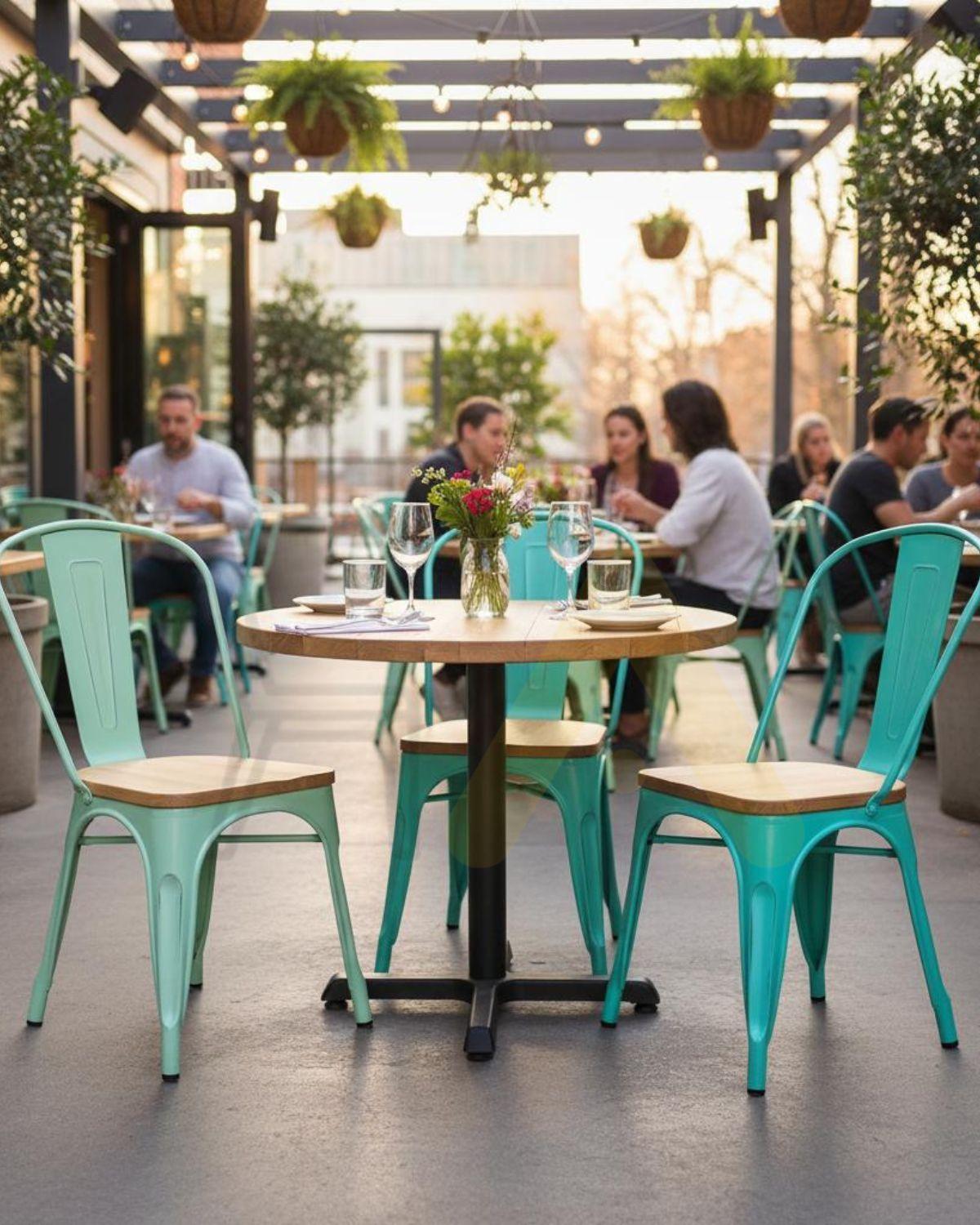 SILLA TOLIX CON ASIENTO DE MADERA ESTRUCTURA METALICA-4