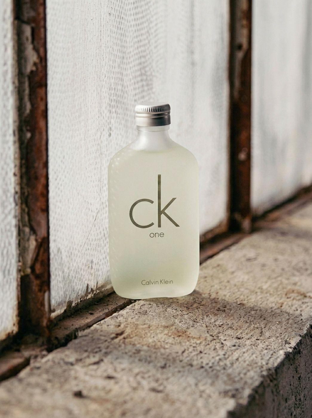 Perfume Unisex Calvin Klein CK One EDT 100 ML -3