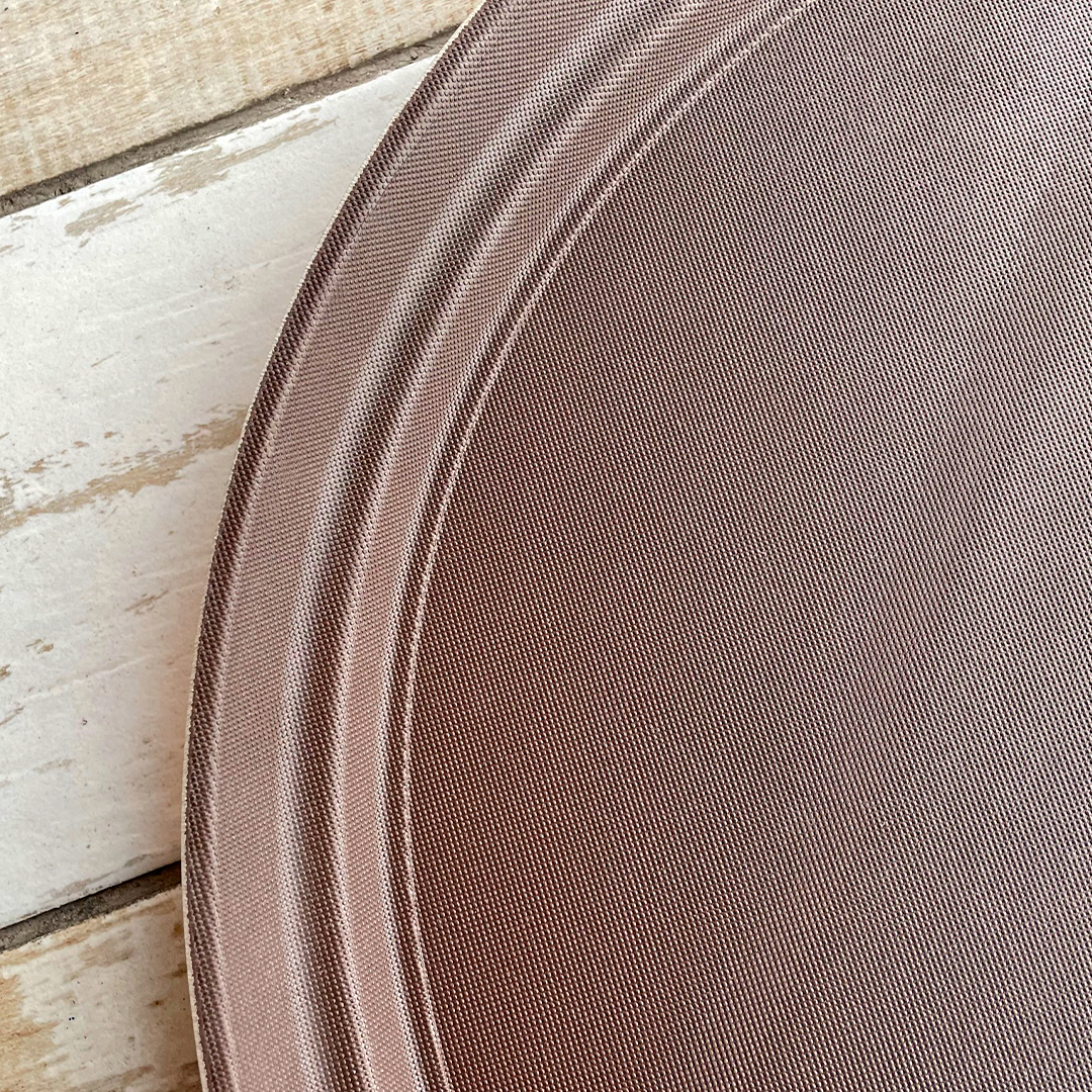 BANDEJA DE GARZON REDONDA ANTIDESLIZANTE 46CM CAFÉ-3