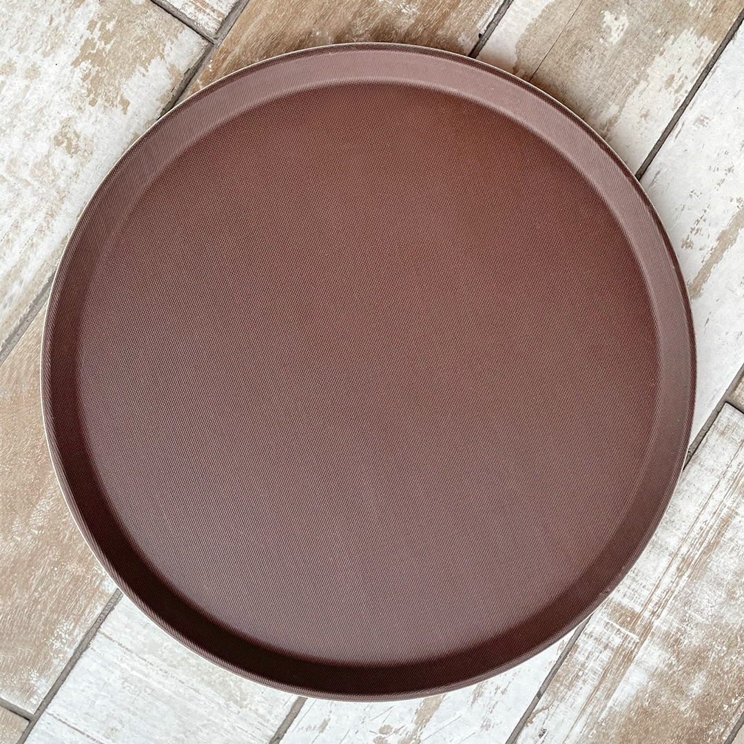 BANDEJA DE GARZON REDONDA ANTIDESLIZANTE 46CM CAFÉ-4