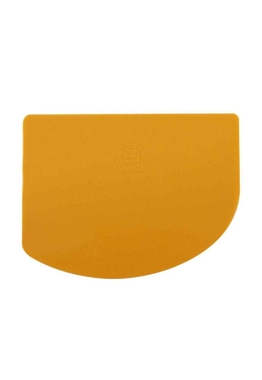 Raspador De Masa Plastico Curvo 13X10 Cm-1