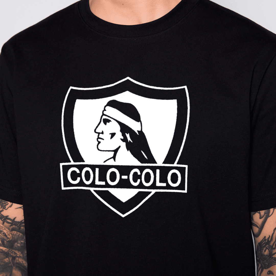 POLERA STREETMACHINE COLO COLO URBANO ESCUDO VERANO | CCPOV2620NE-2