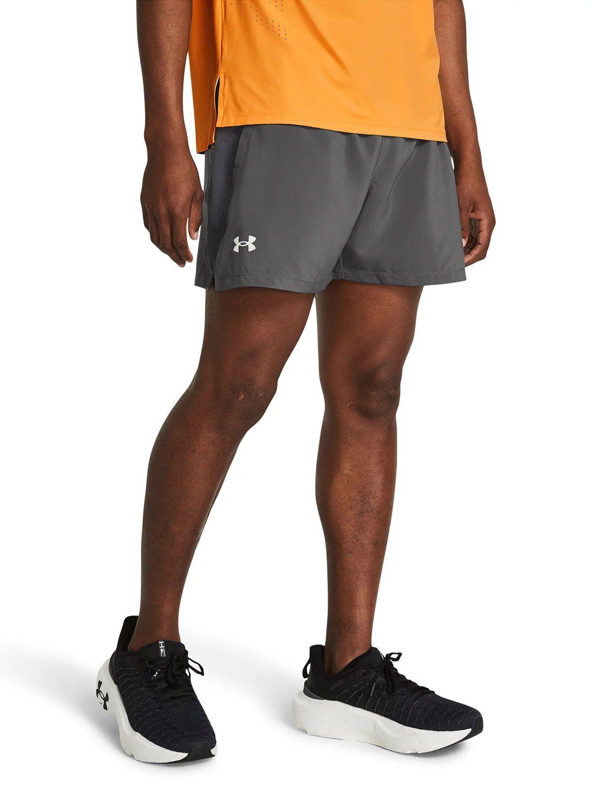 SHORT UNDER ARMOUR LAUNCH GRIS HOMBRE | 1382617-025-2