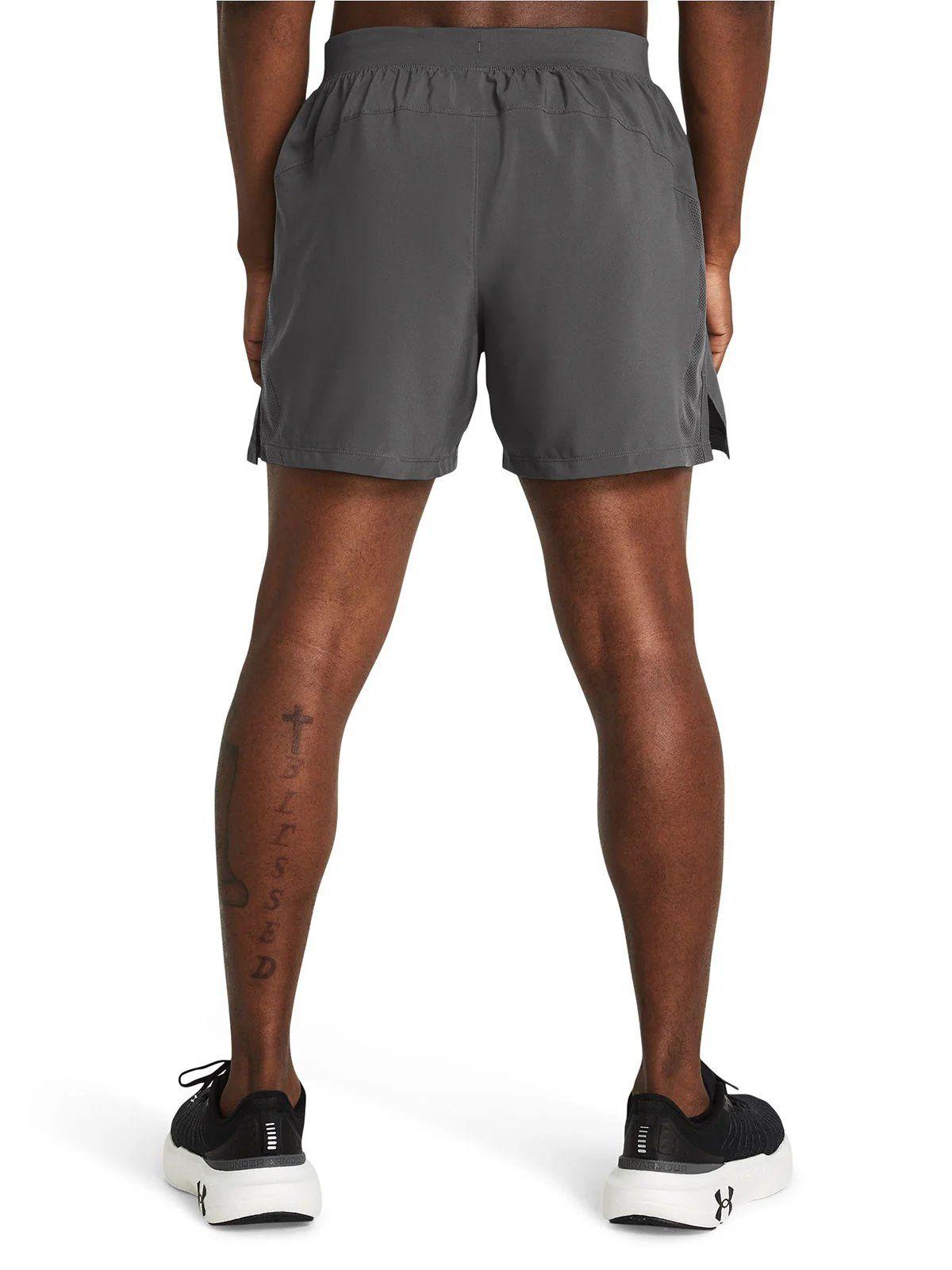 SHORT UNDER ARMOUR LAUNCH GRIS HOMBRE | 1382617-025-3