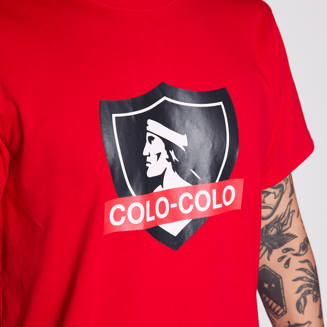 POLERA STREETMACHINE COLO COLO URBANO ESCUDO VERANO | CCPOV2620RO-2