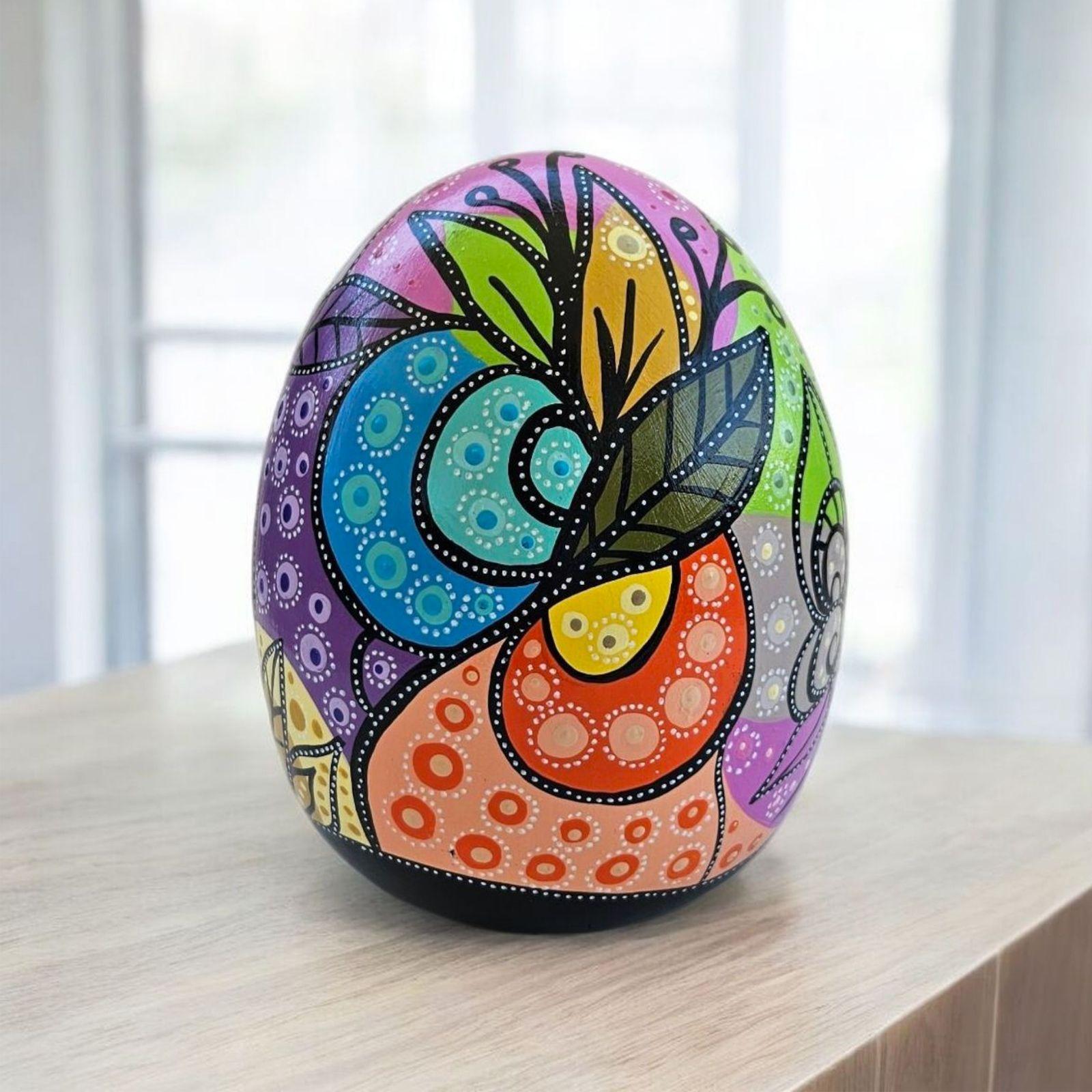 Huevo decorativo de cerámica pintada-0