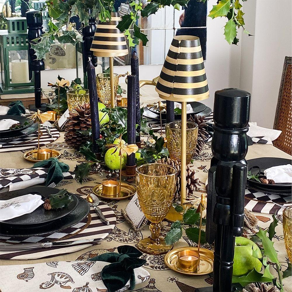 Mantel Cascanueces Dorado - 180 x 300 cm. - Organza Mostaza (8 puestos)-3